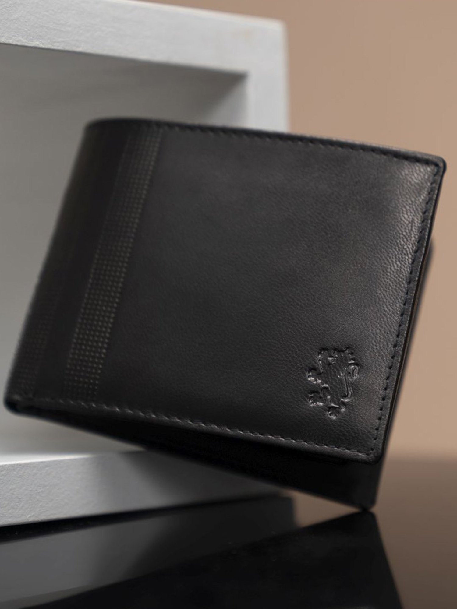 Red Tape Black Leather Solid Bi-Fold Wallet