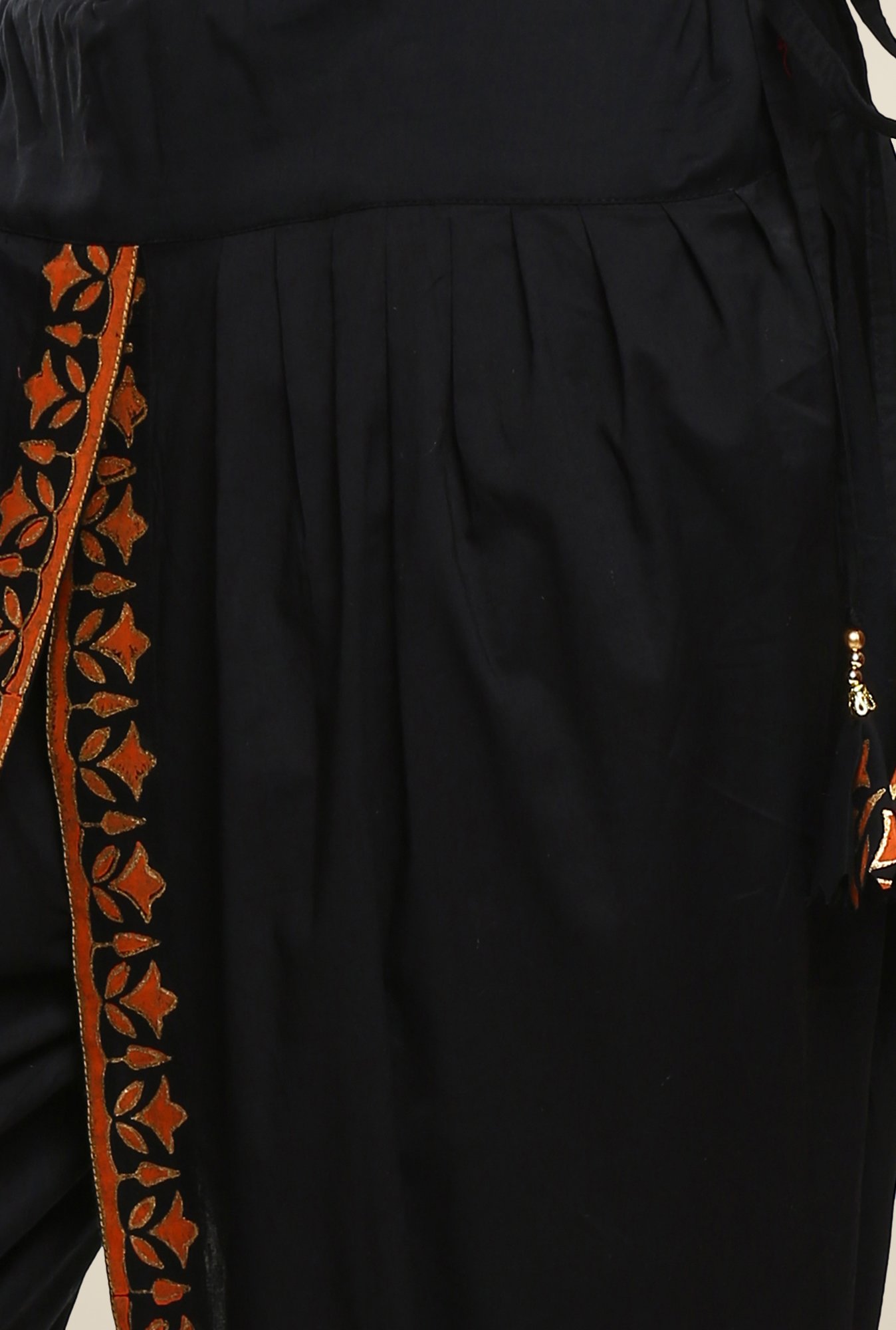 9rasa Black Solid Dhoti Pants