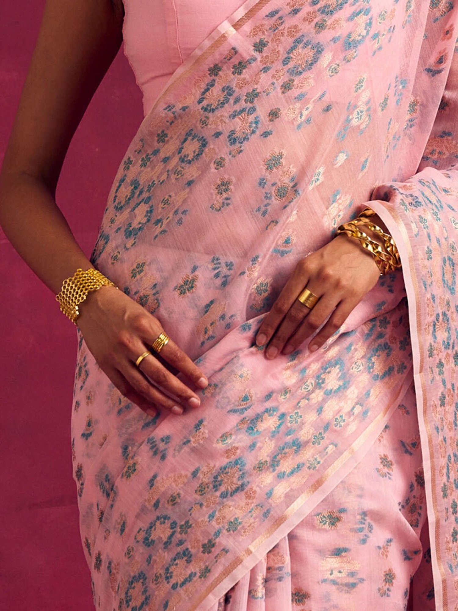 Abhishti Pink Woven Saree Without Blouse