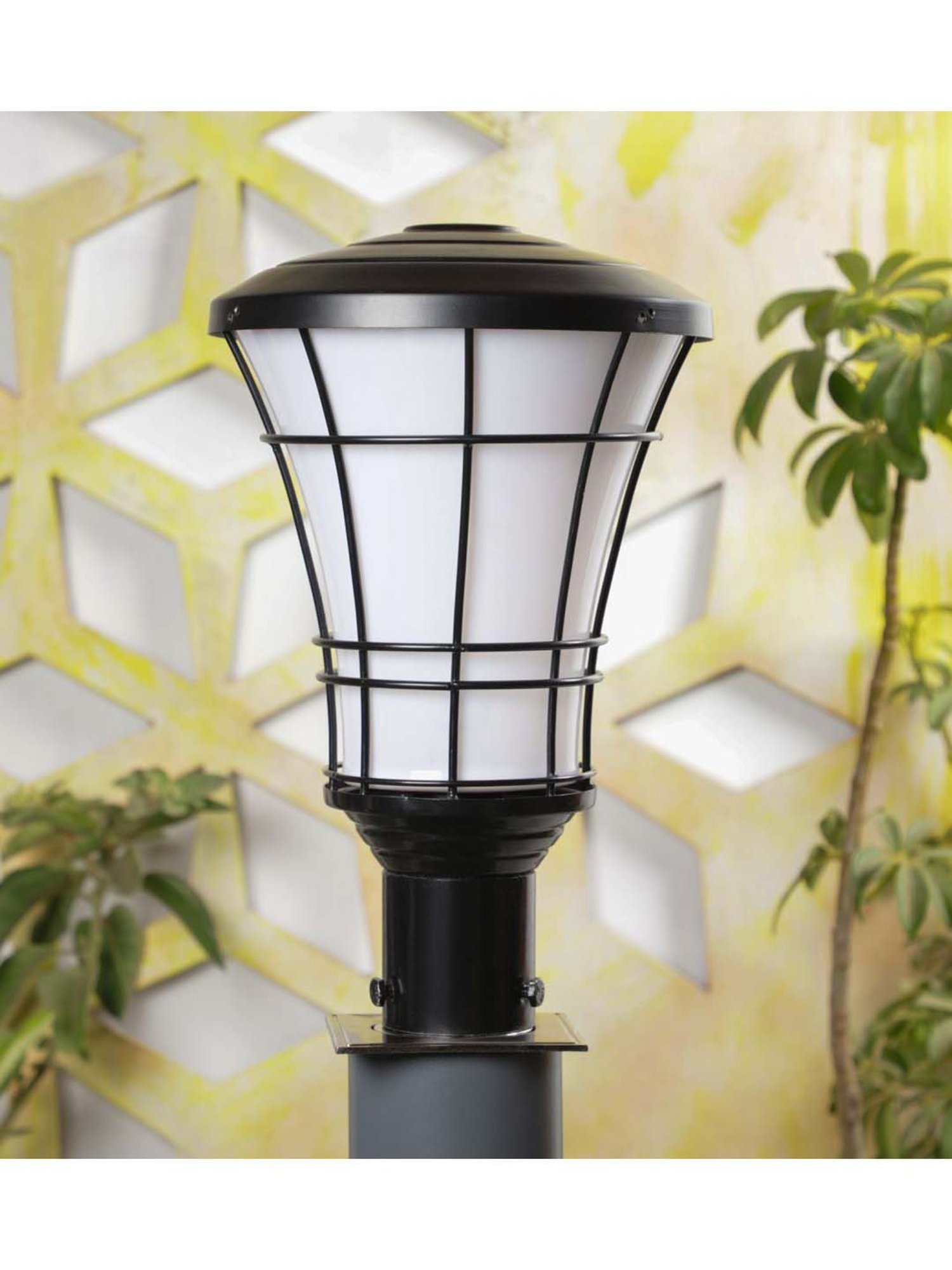 DecorativeRay Black Iron Gate Light - Set of 1