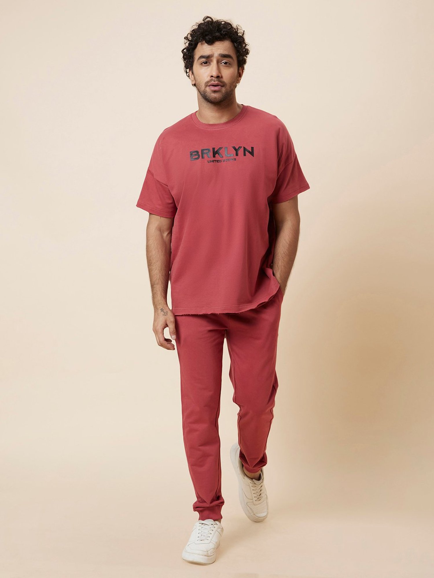 Globus Red Regular Fit Printed Cotton T-Shirt & Joggers Set