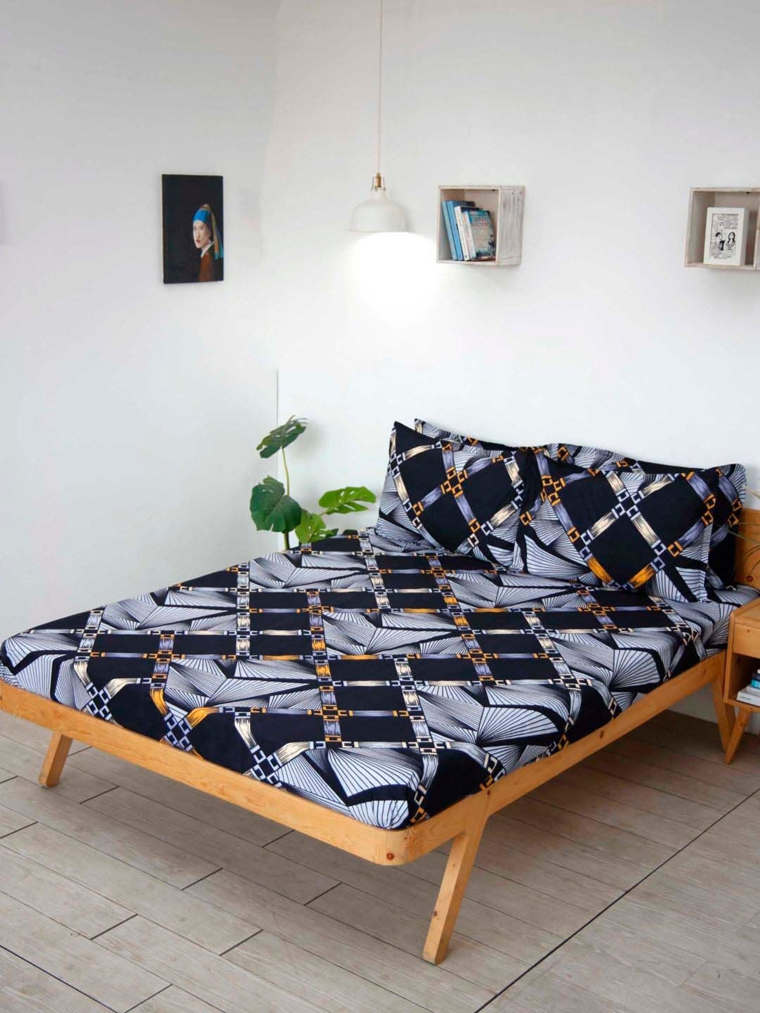 Ariana Black Microfibre 144 TC Queen Bedsheet With 2 Pillow Covers