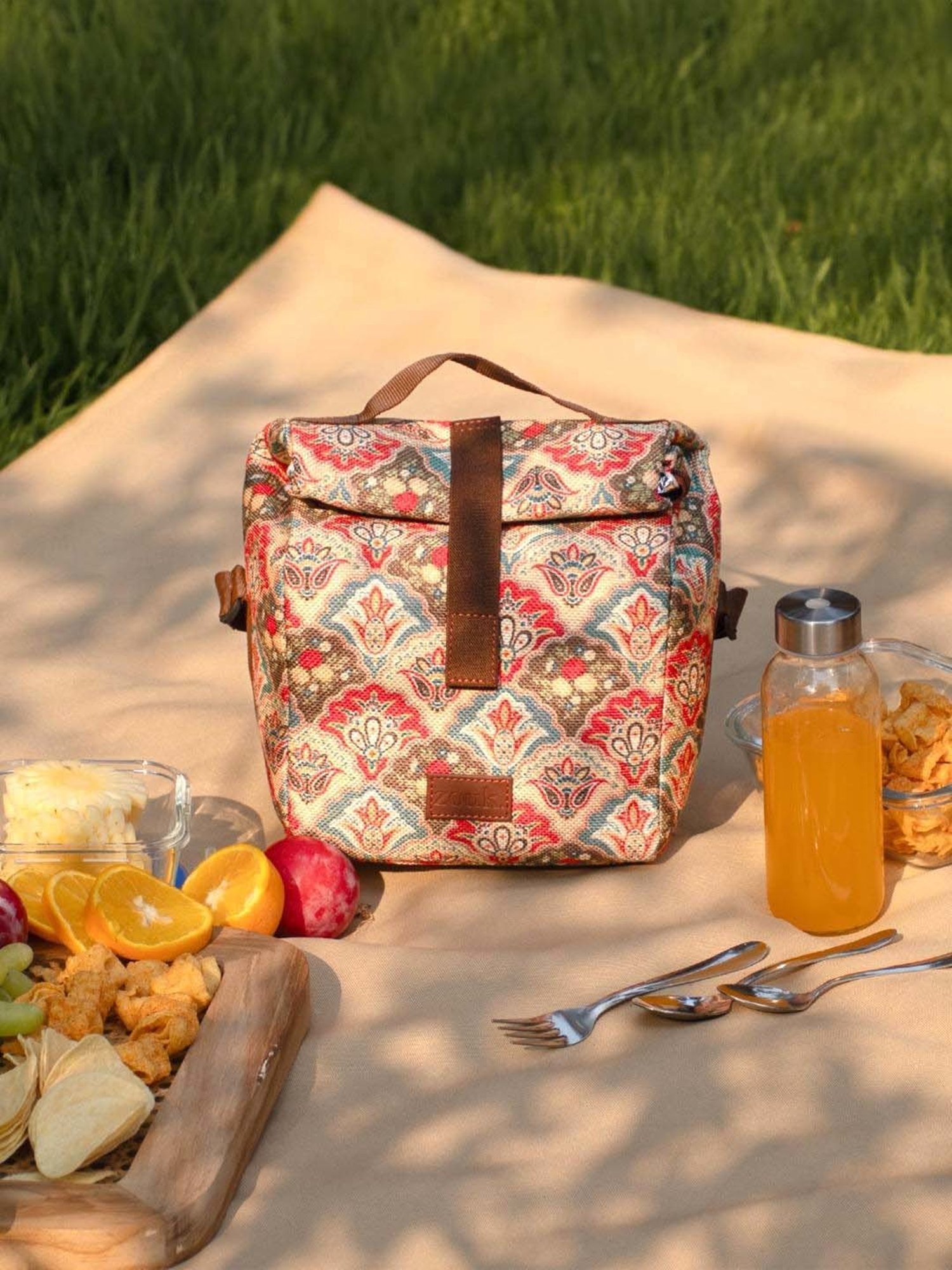 ZOUK Multicolor Printed Handbag