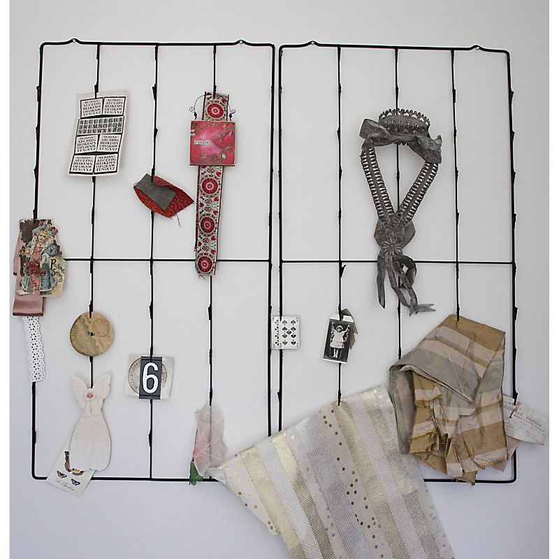 Metal Photo/Card Holder with 3 Postcards - 3R Studios