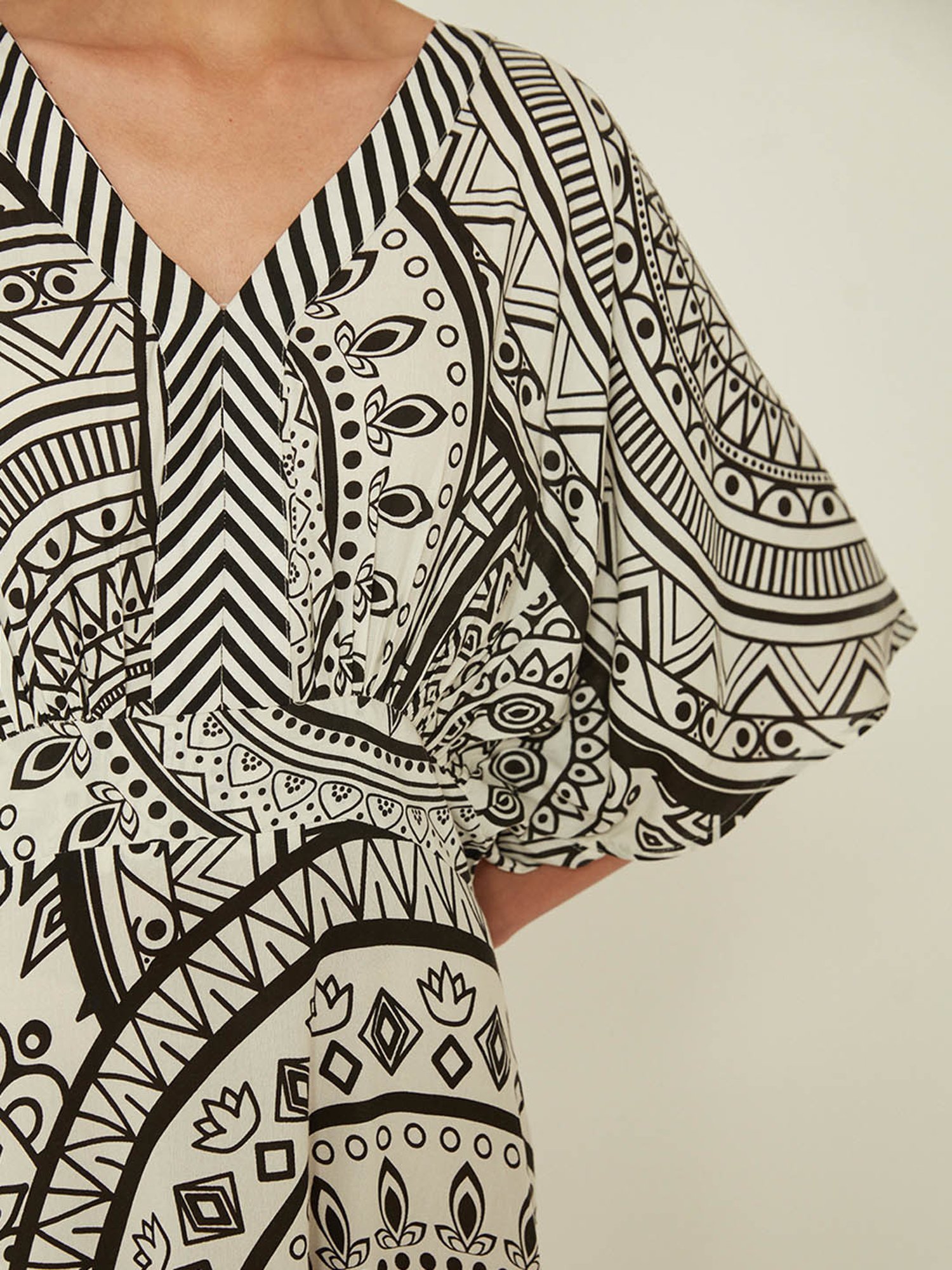 ANCESTRY Off White Printed Midi Dress