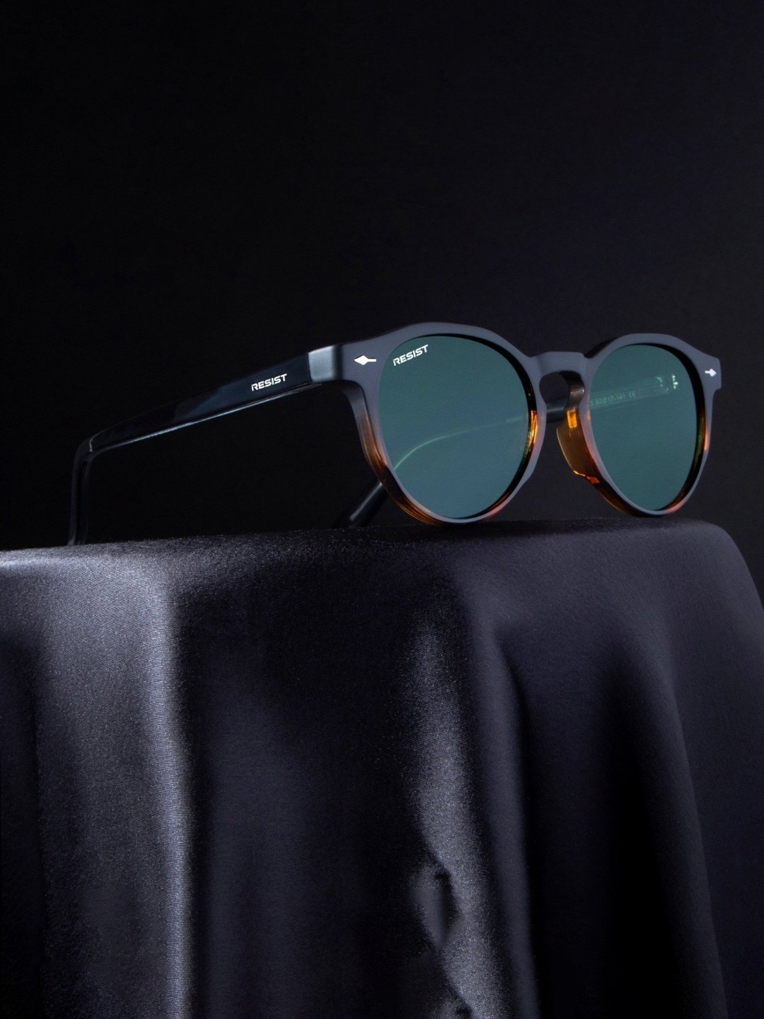 Resist Eyewear Brown Wayfarer uv protected Unisex Sunglasses