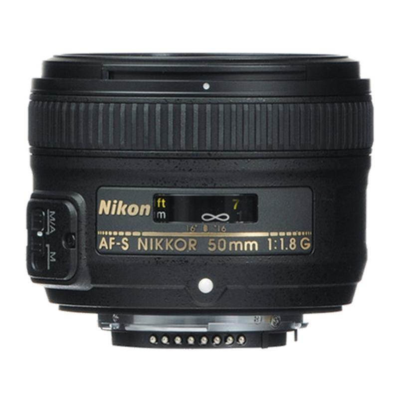 Nikon AF-S FX NIKKOR 50mm f/1.8G Lens with Auto Focus and Top Accessory Kit for Nikon D5000 , D5100 , D5200 and D5300 (International Version)