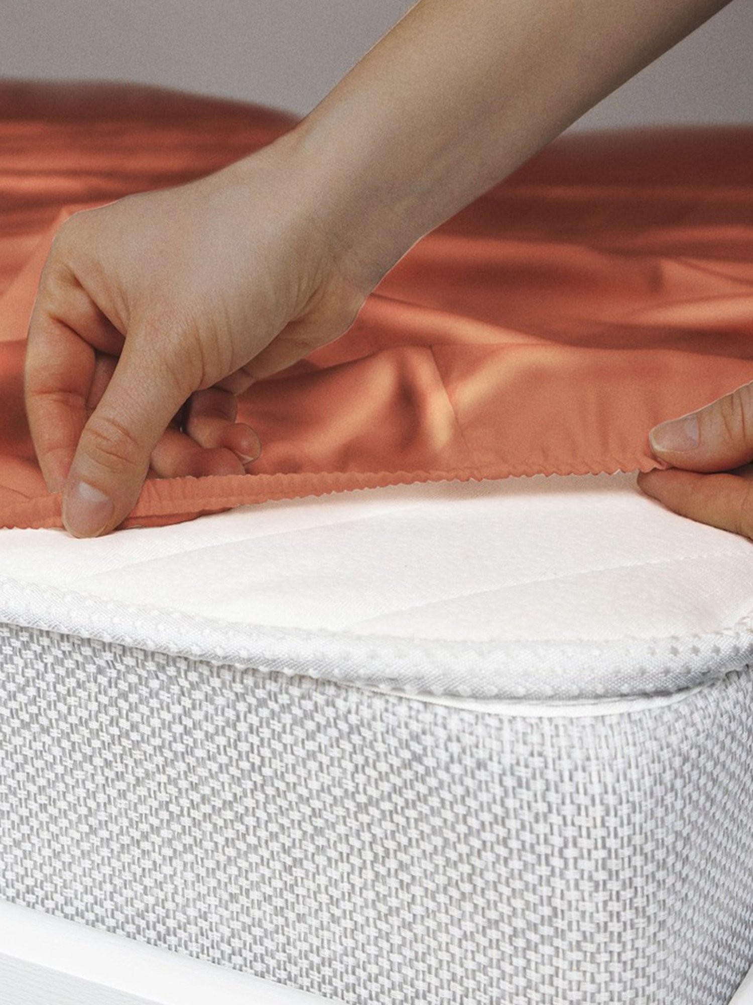 Stoa Paris Tan 300 TC Polyester Super King Fitted Sheet with 2 Pillow Covers