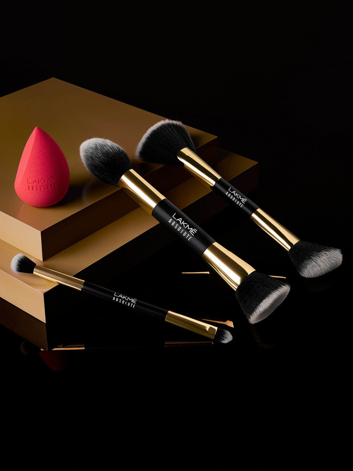 Lakme Absolute Dual Ended Eyeshadow Brush