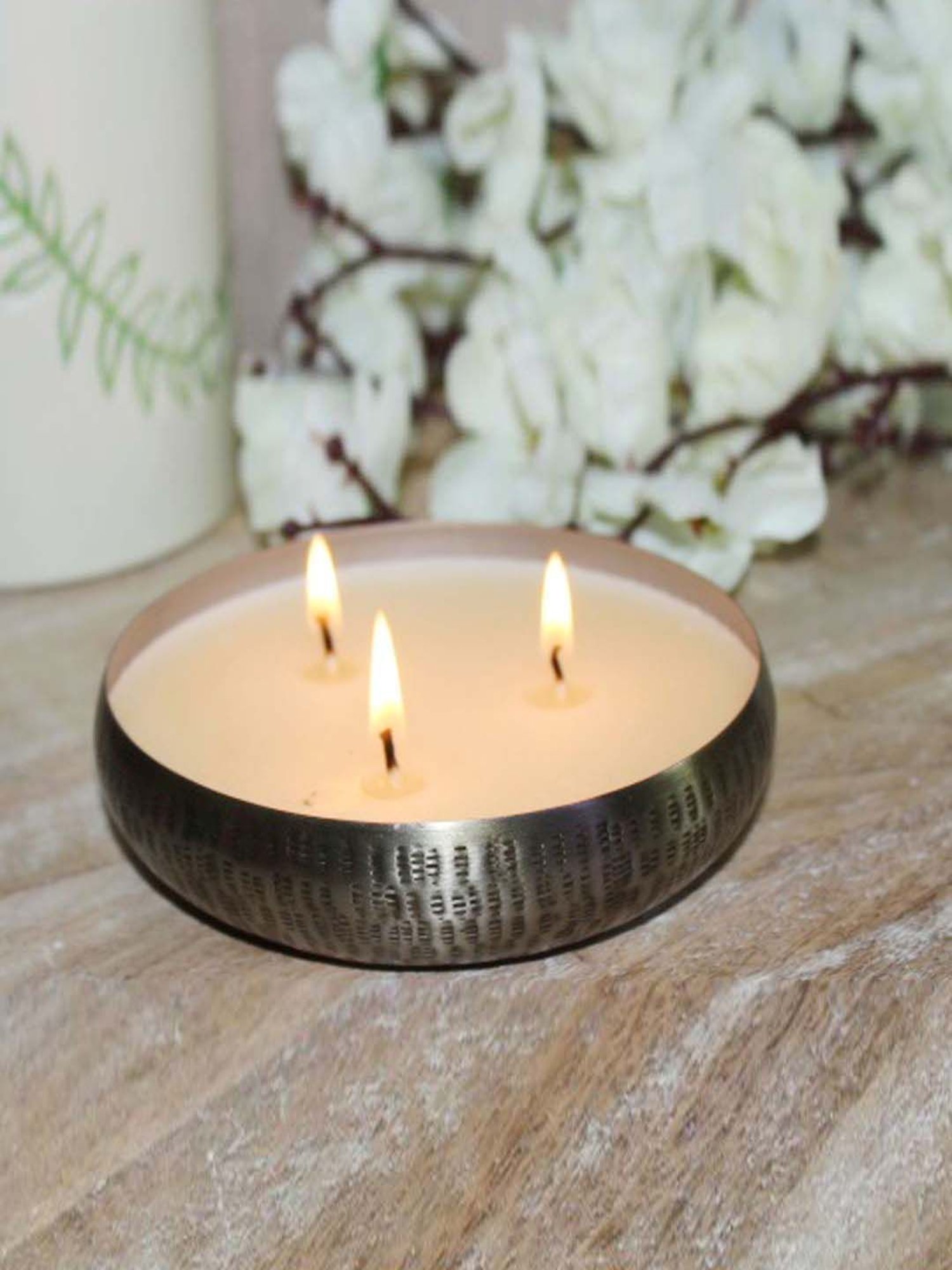 HOSLEY White & Silver Metal Jar Candle