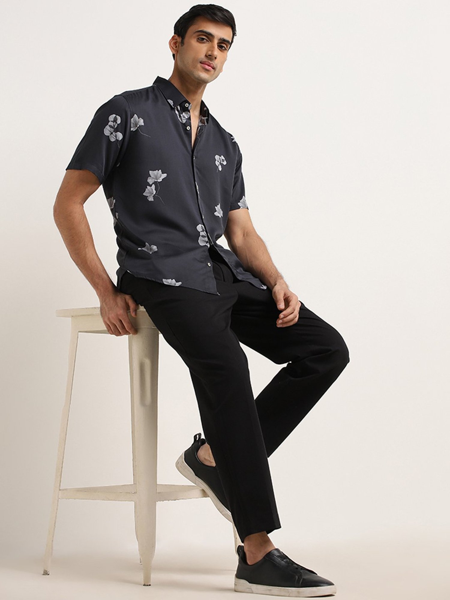 Ascot by Westside Black Floral Pattern Relaxed-Fit Shirt