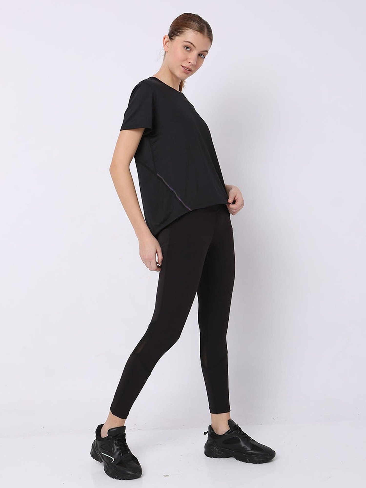 SILVERTRAQ Black Relaxed Fit T-Shirt