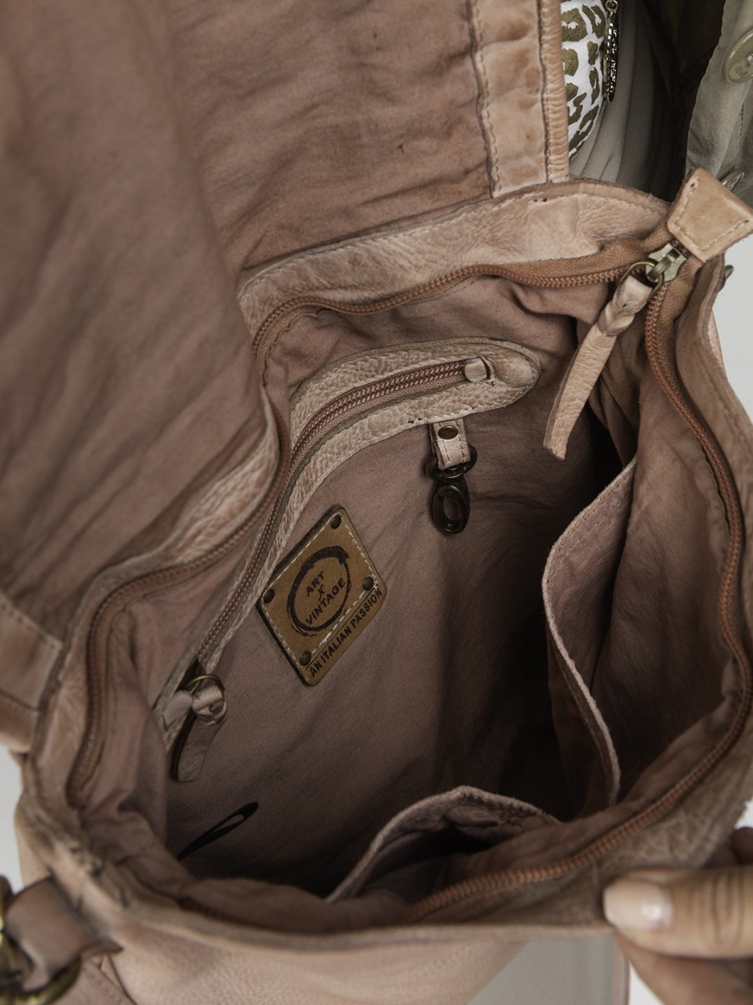 Art N Vintage Esther Blush Pink Leather Textured Medium Sling Handbag