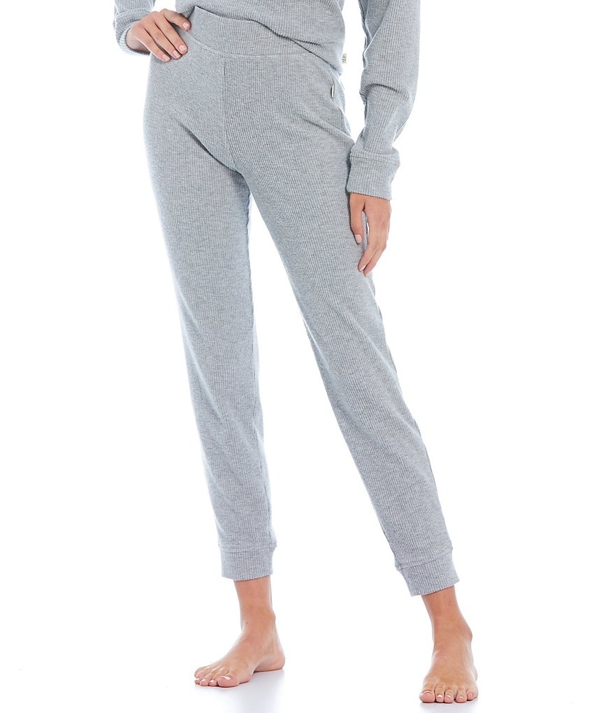 Modern Movement Solid Seamless Scoop Neck Microfiber Camisole