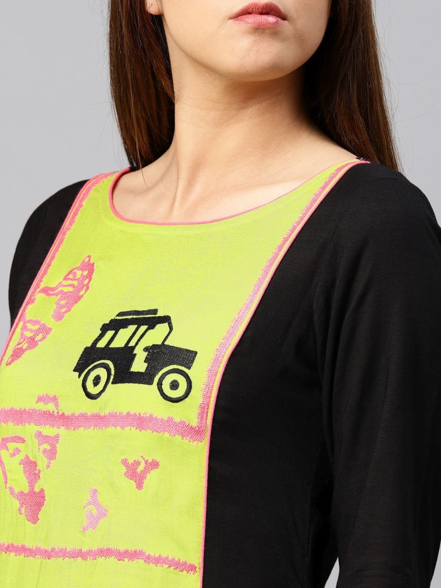 Alena Black & Green Embroidered Straight Kurta