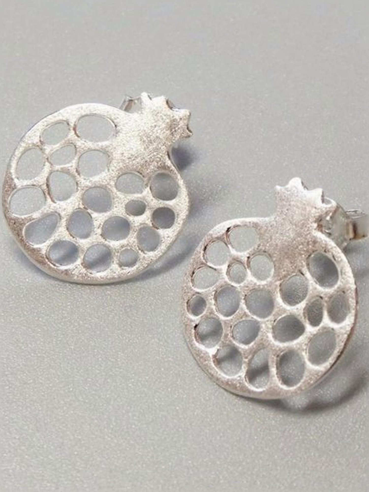 Rihi by P.C. Chandra Jewellers 92.5 Sterling Silver Strawberry Stud for Women & Girls