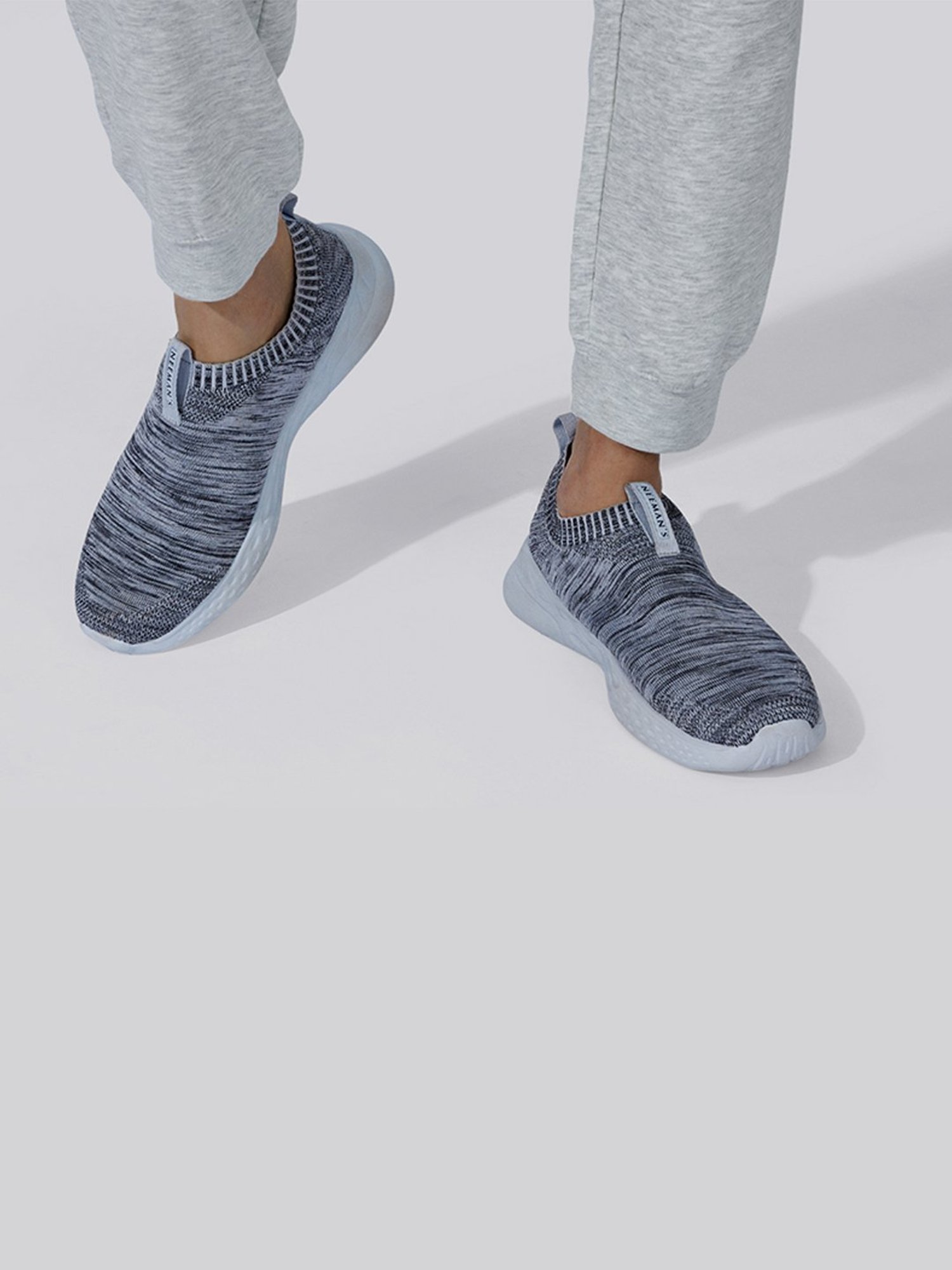 Neemans Men's Grey Running Shoes
