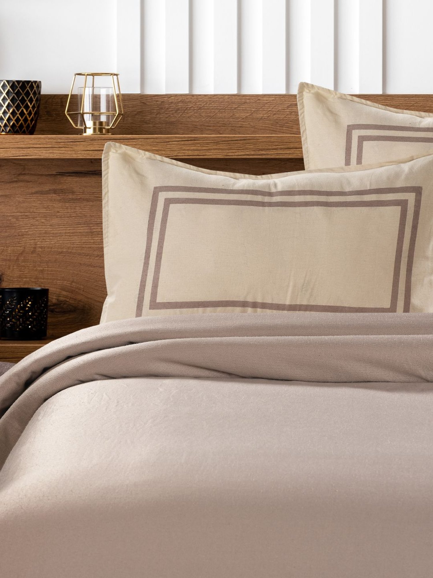 Saral Home Abstract Beige 155 TC Cotton Double Sized Bed Sheet with 2 Pillow Covers