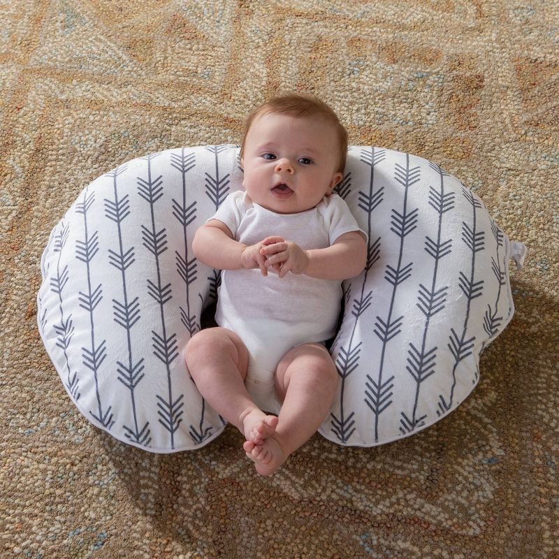 Boppy Boutique Nursing Pillow Cover - Gray Arrows
