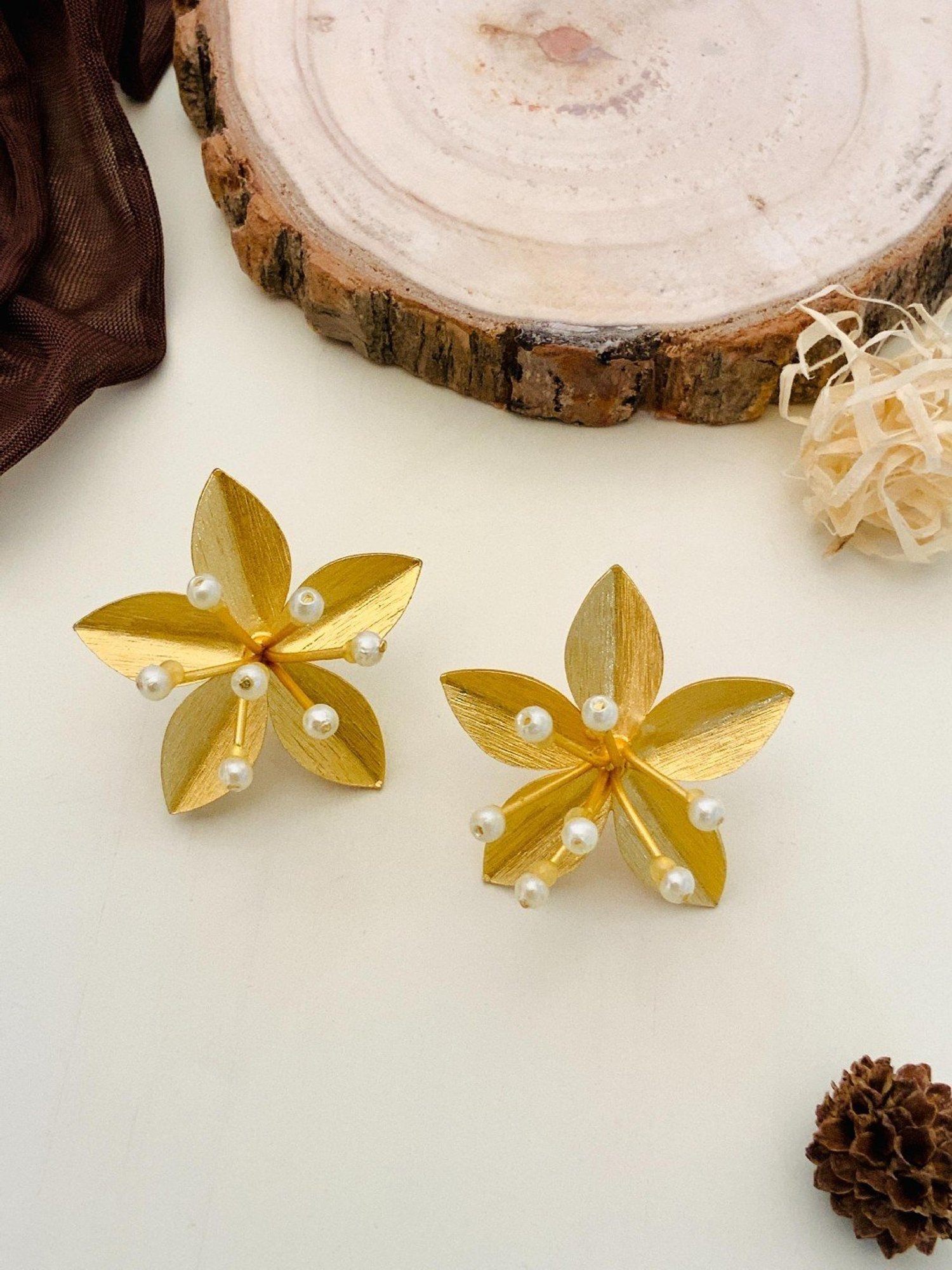 Abdesigns Enchanting Gold-Plated Stud Earrings