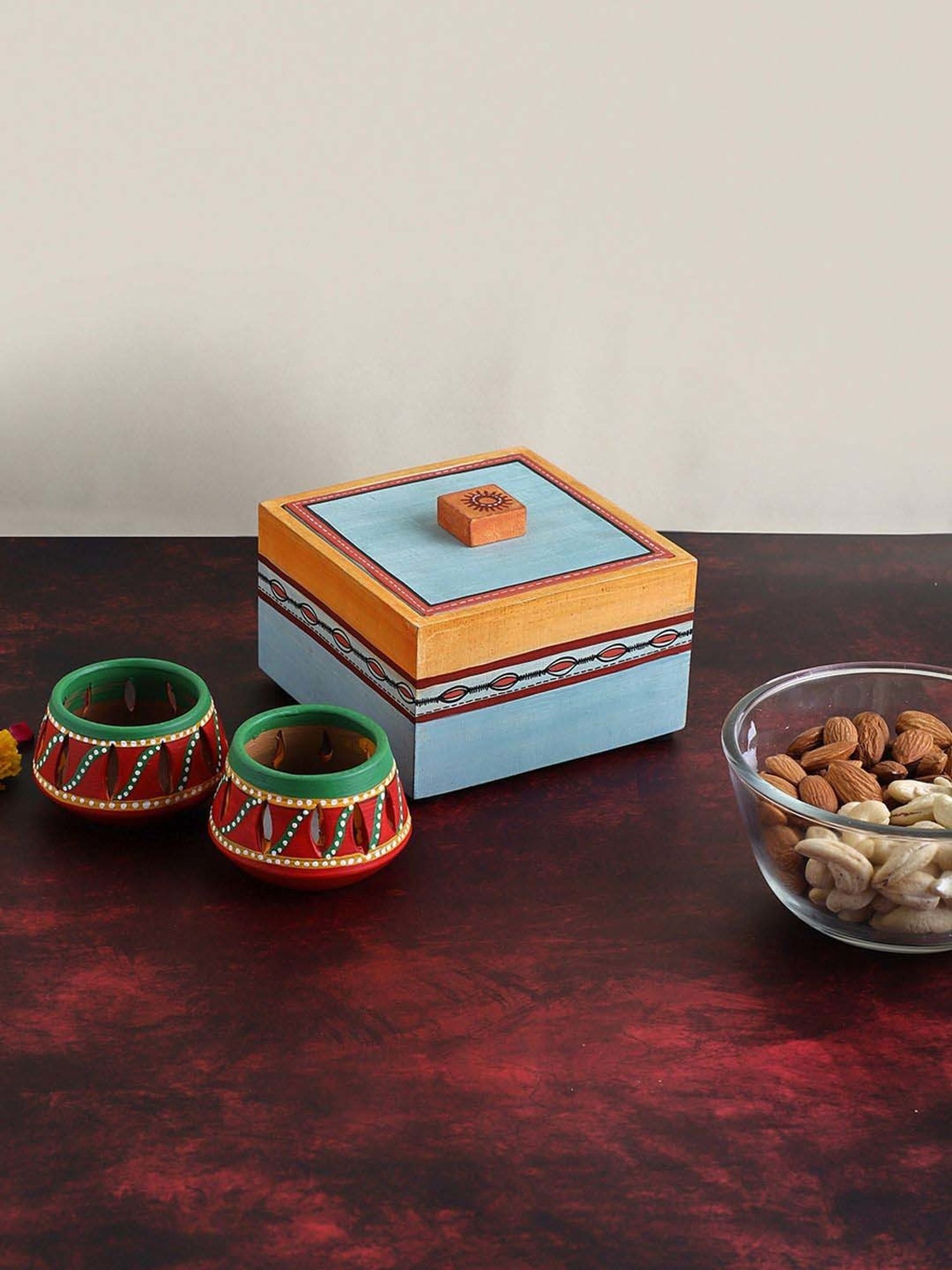 VarEesha Upahaar Blue & Red Wood Decorative Gift Box with 2 Tea Light Holders