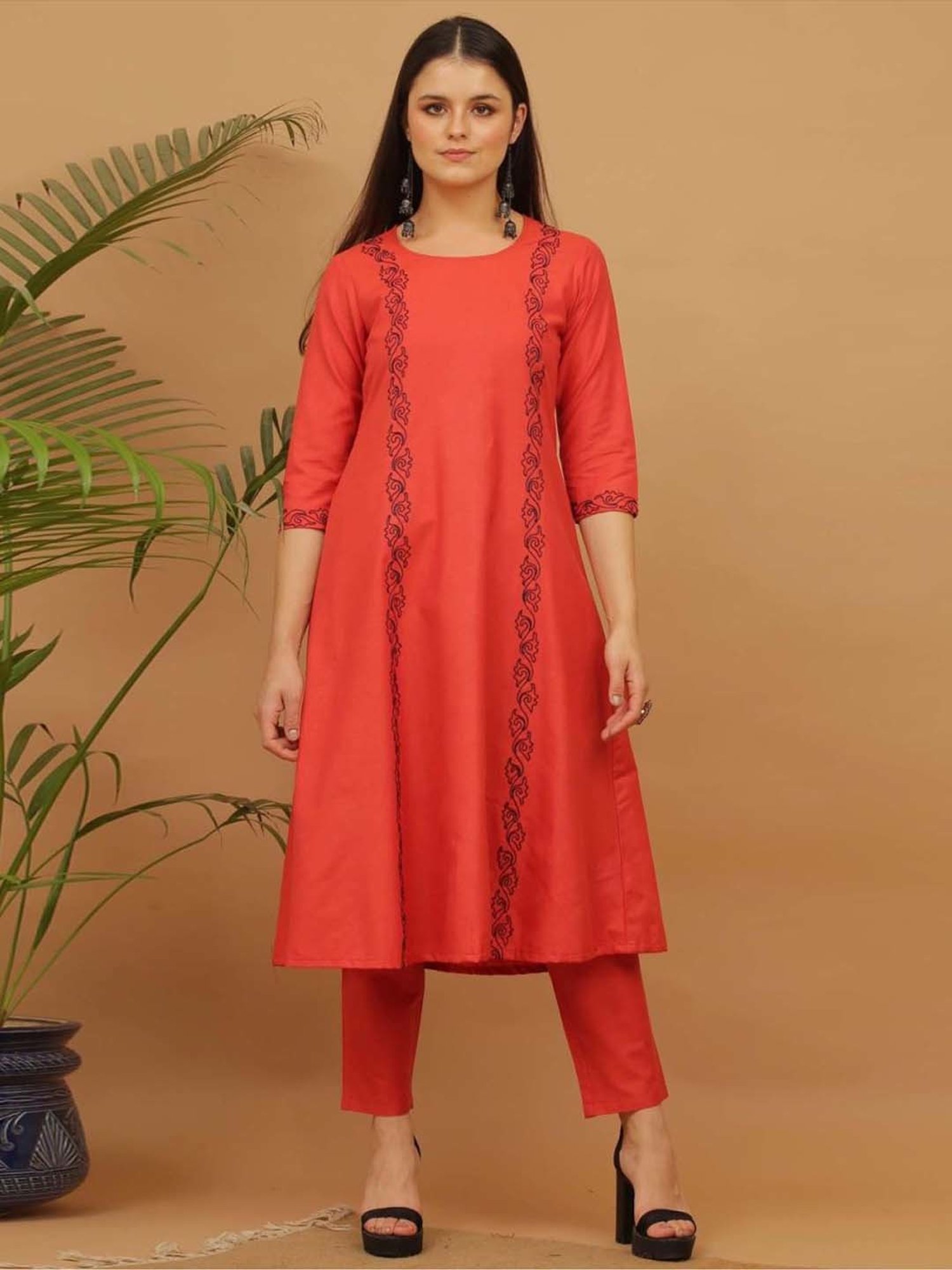 Kaanchie Nanggia Red Embroidered Cotton Kurta Pant Set