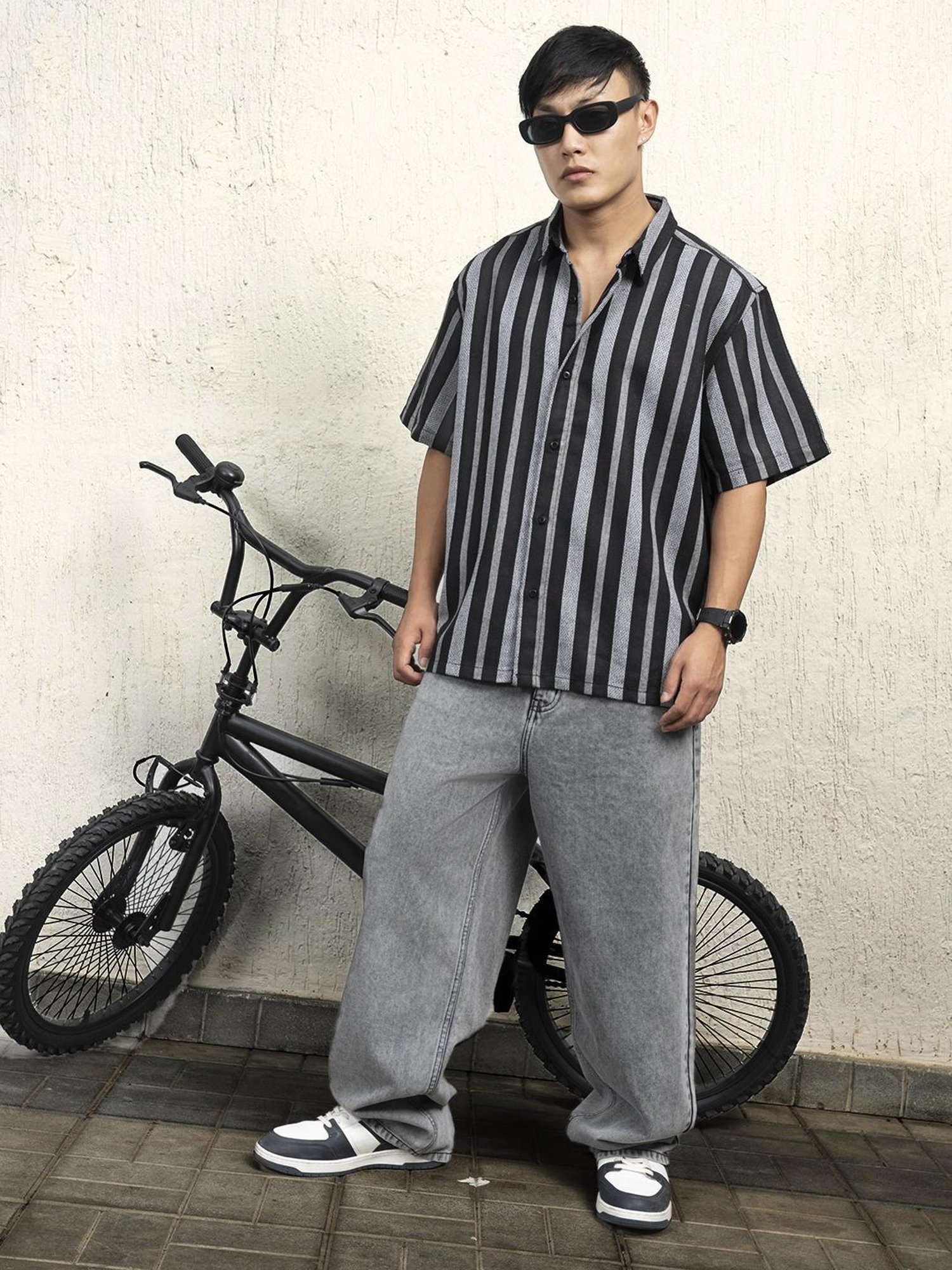 Hubberholme Men Cotton Short Sleeves Oversized Striped Shirt 14