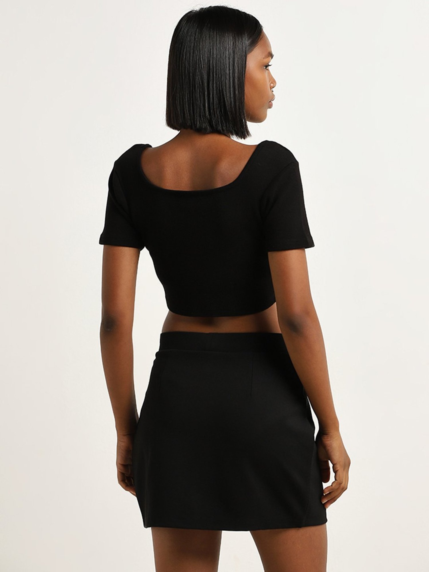 Nuon by Westside Black Seam-Detailed Cropped T-Shirt