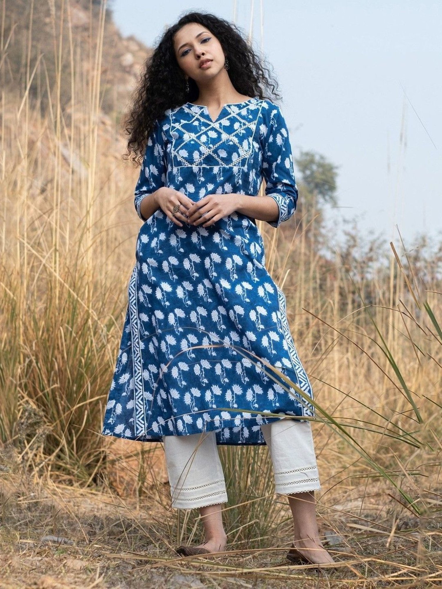 Akiso Neela Indigo Block Printed Kurta With Lace Detail On Yoke, Sides And Sleeves