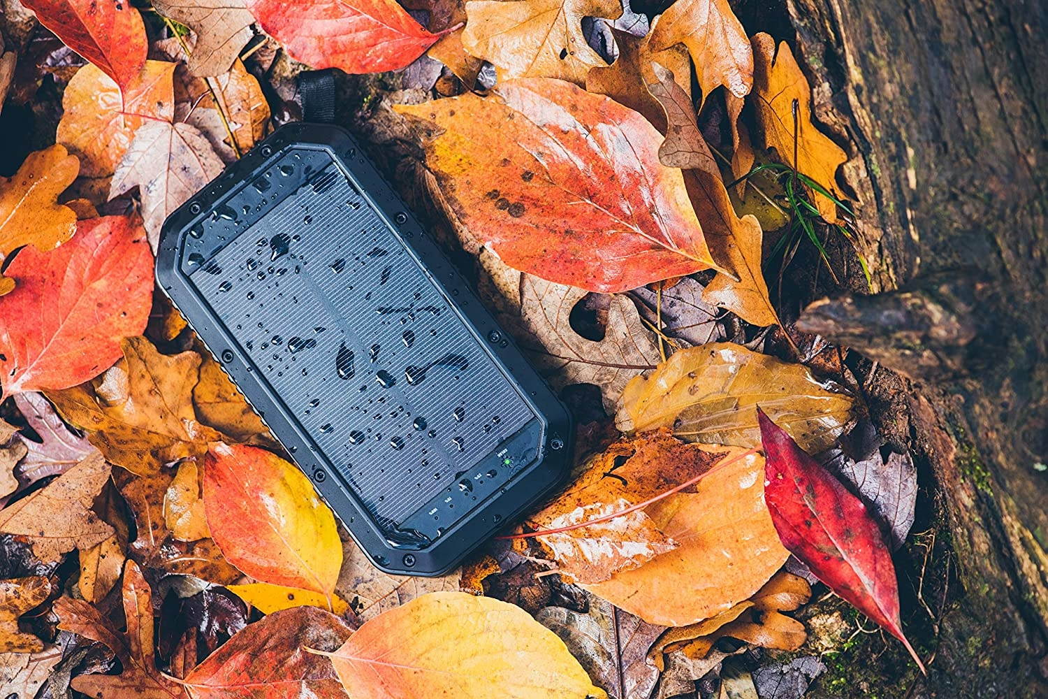 Solar Power Bank Portable Charger ?C Rugged Water-Resistant Solar Charger Power Bank w/Wireless Charger Pad 3 Fast-Charging USB Ports ?C 20000mAh Portable Power Bank w/ 72-Hour Bright LED Flashlight