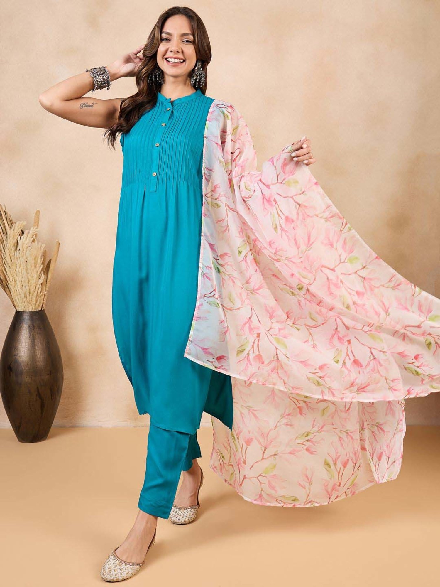 Inweave White & Peach Floral Print Dupatta