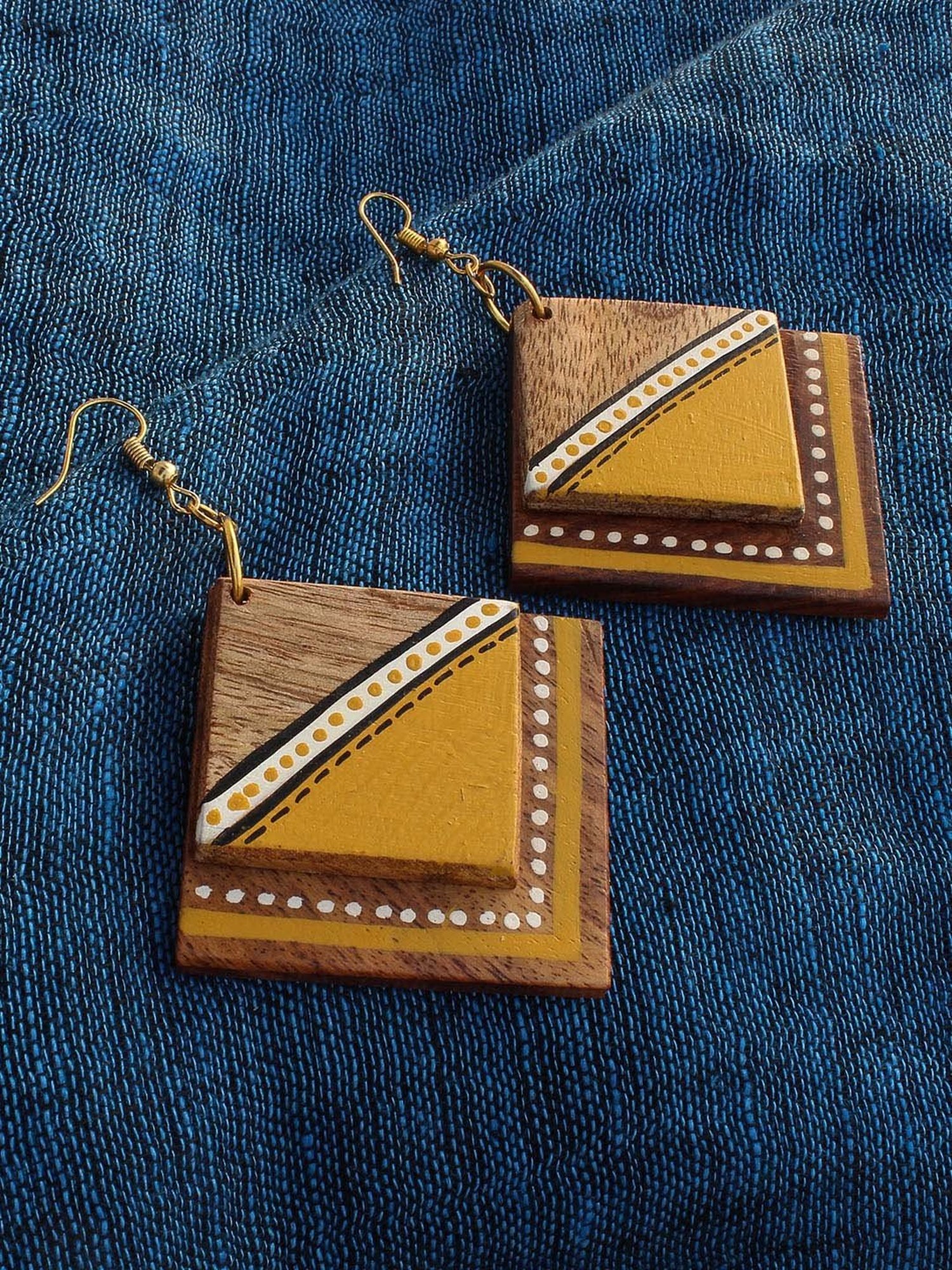 ExclusiveLane Abstract Square Handpainted Earrings in Triangular & Dotted Pattern (Sheesham Wood)