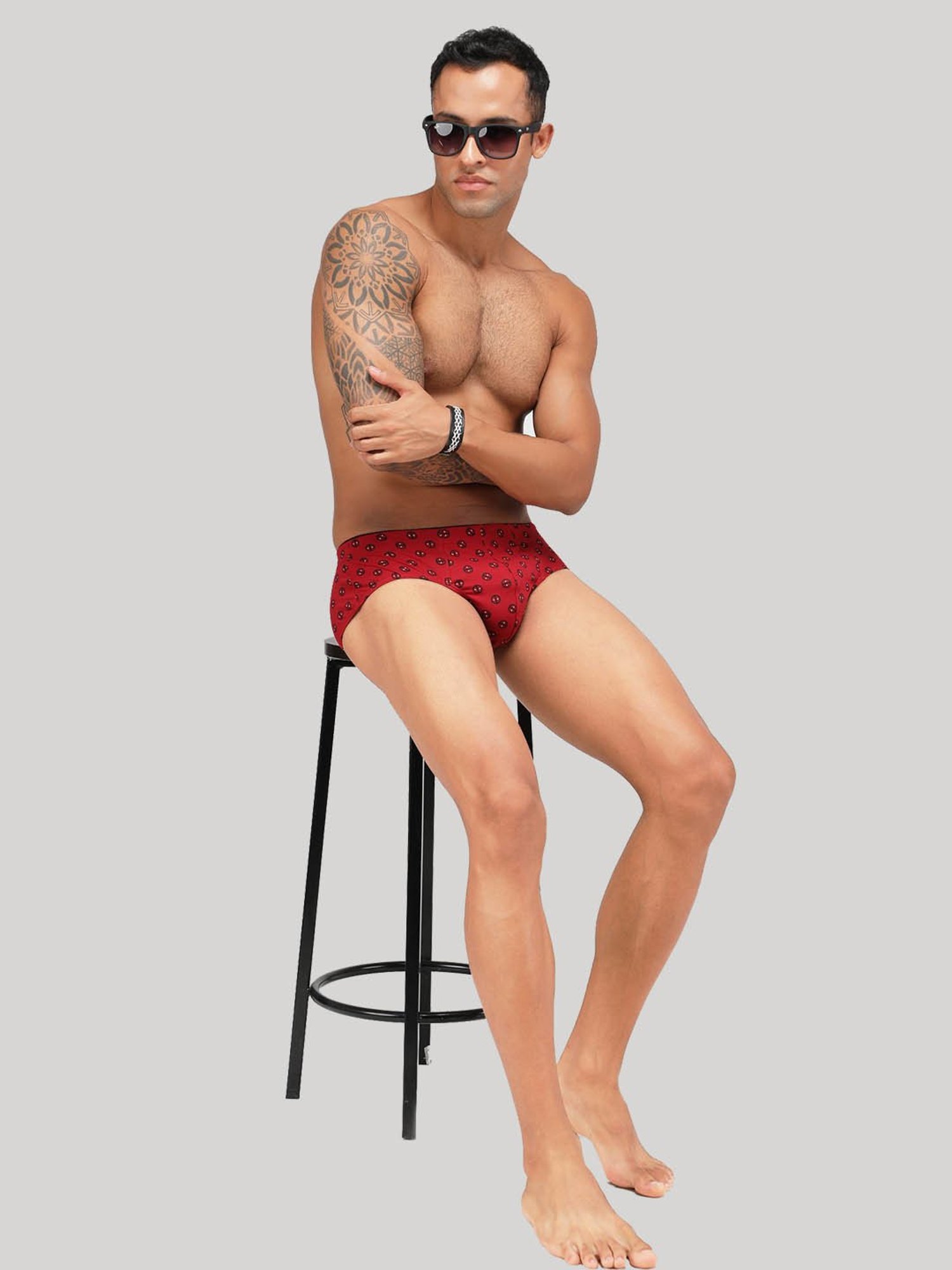 Zoiro Black & Chinese Red Regular Fit Printed Briefs - Pack Of 2