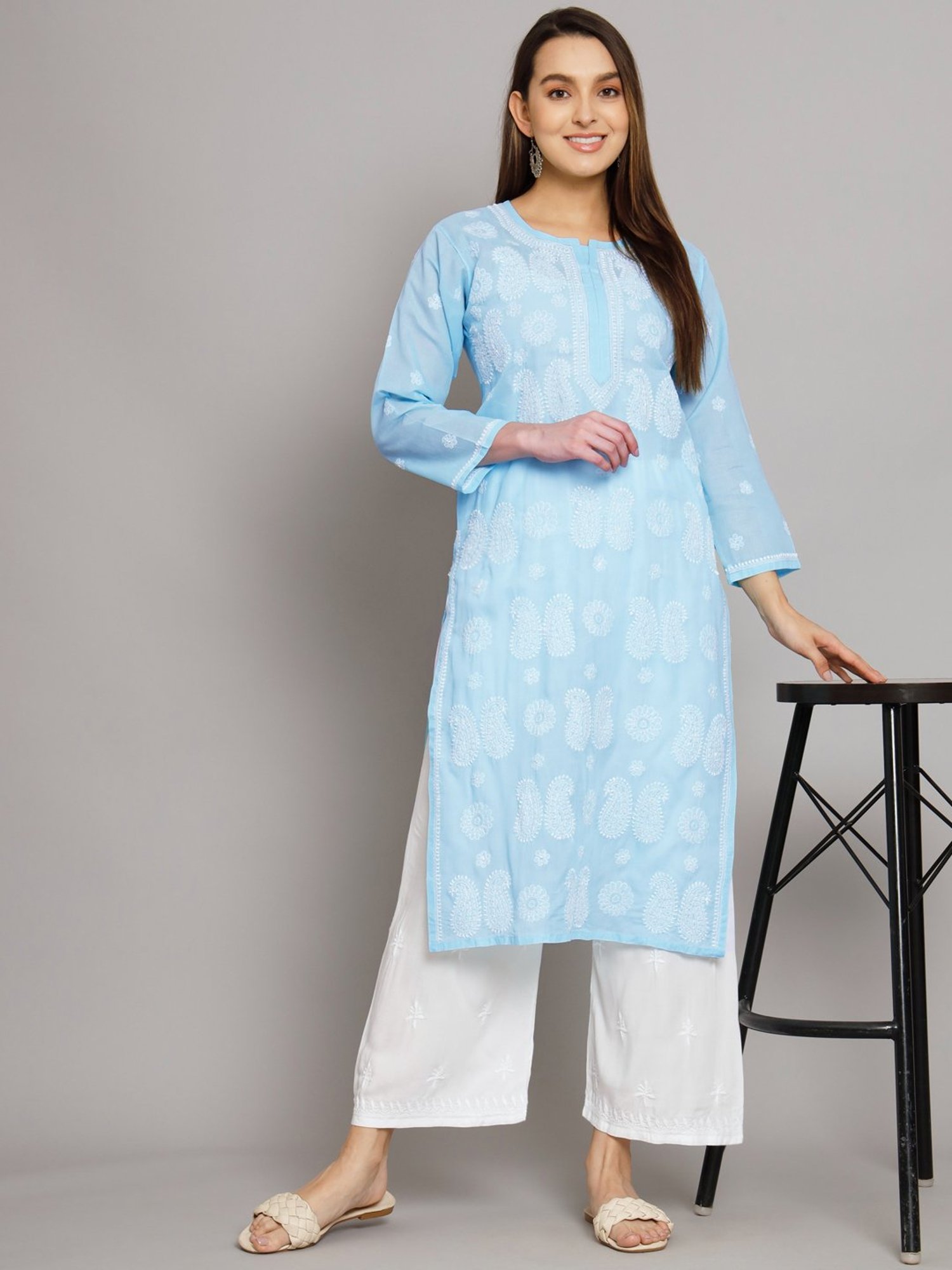PARAMOUNT CHIKAN Sky Blue Cotton Chikankari Straight Kurta