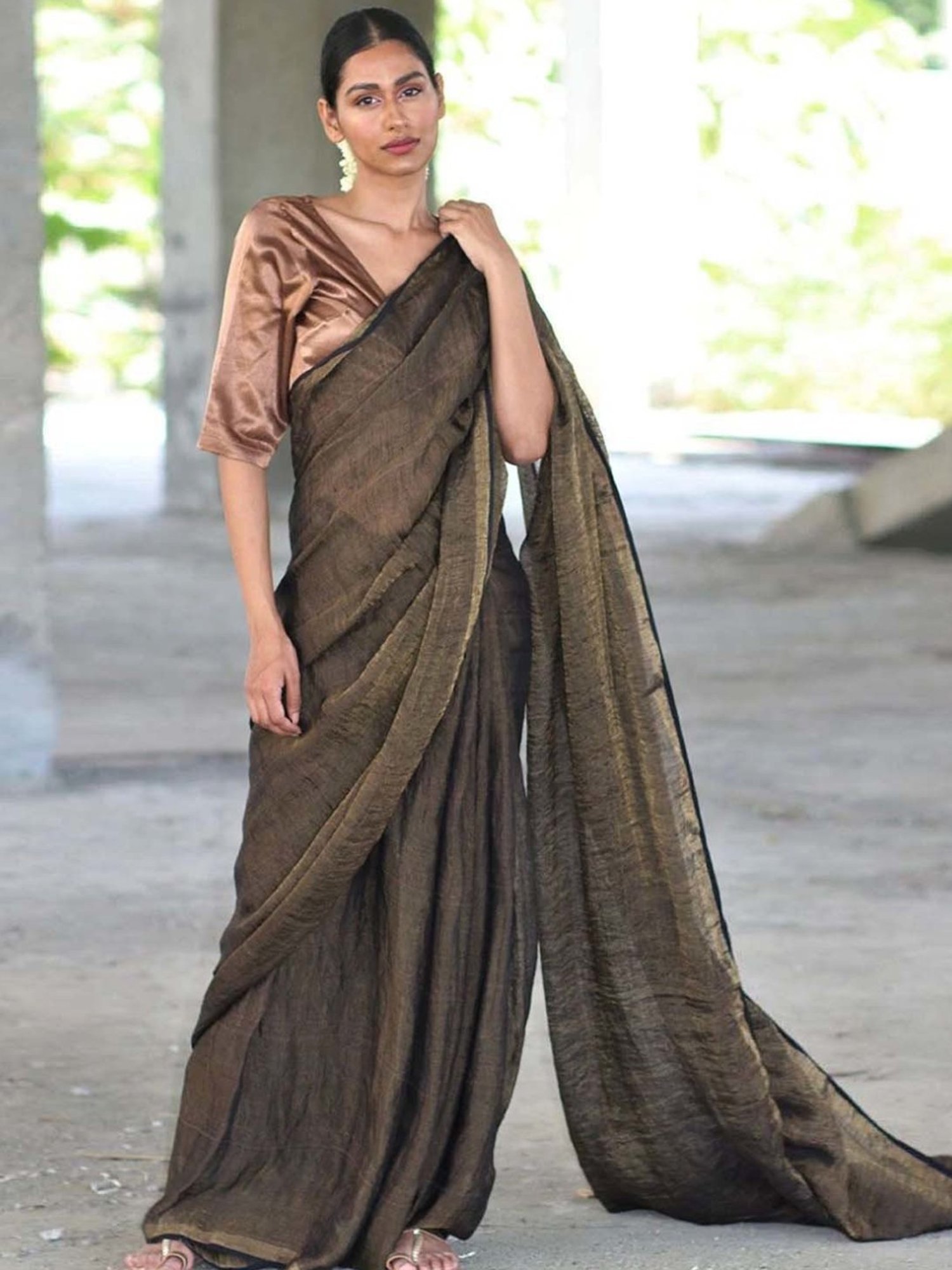 Chidiyaa Black Manjari Zari Pure Handwoven Linen Saree