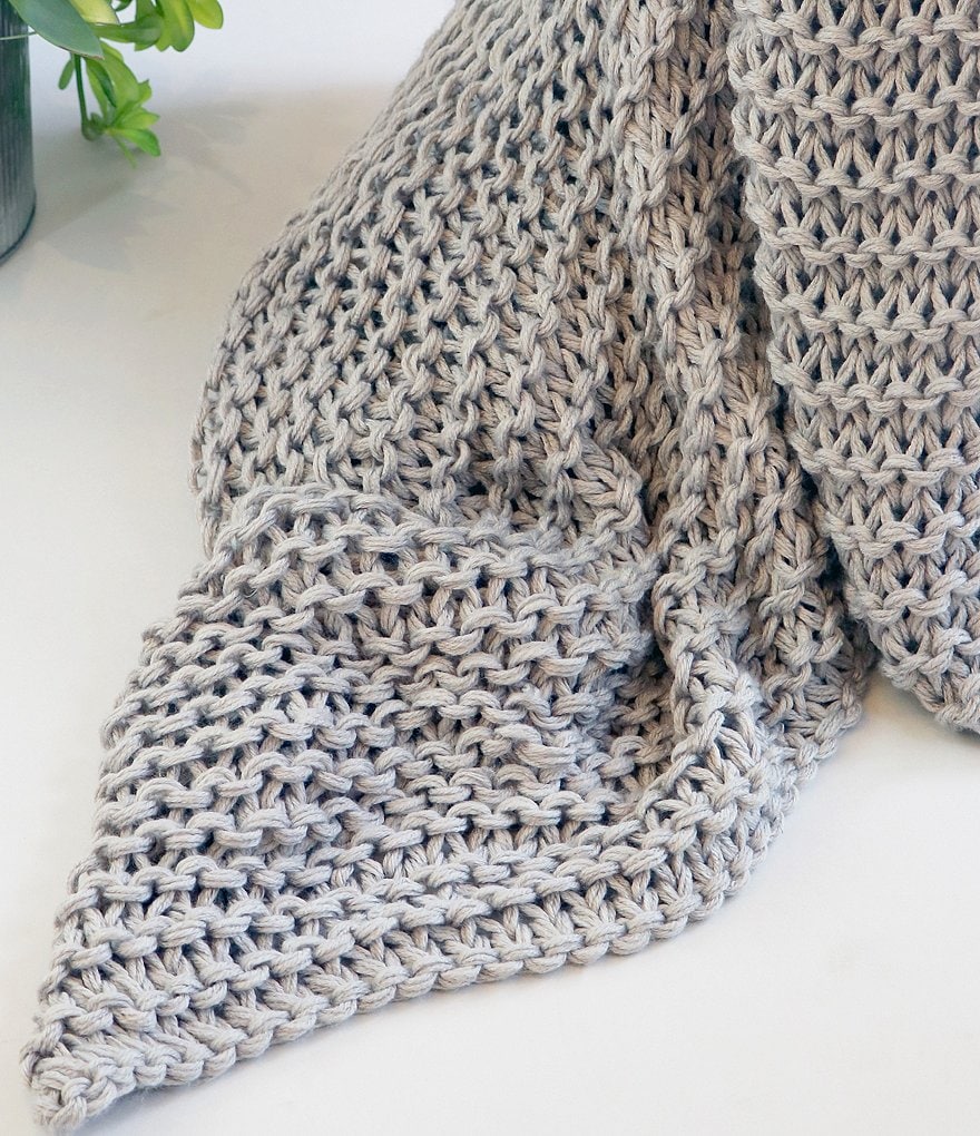 Oscar/Oliver Luca Throw