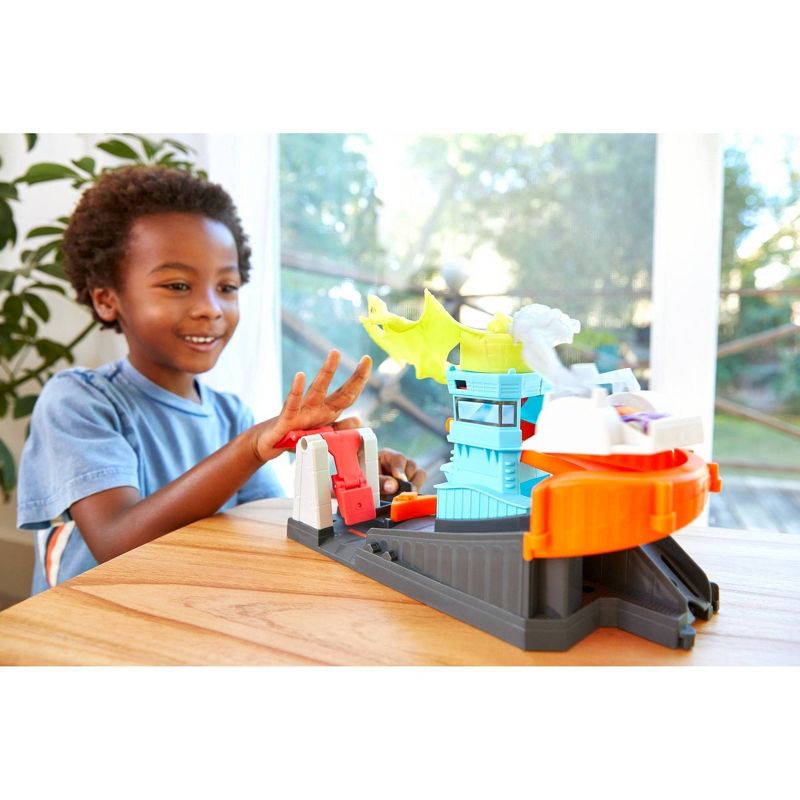 Hot Wheels City Ptero Port Attack Playset