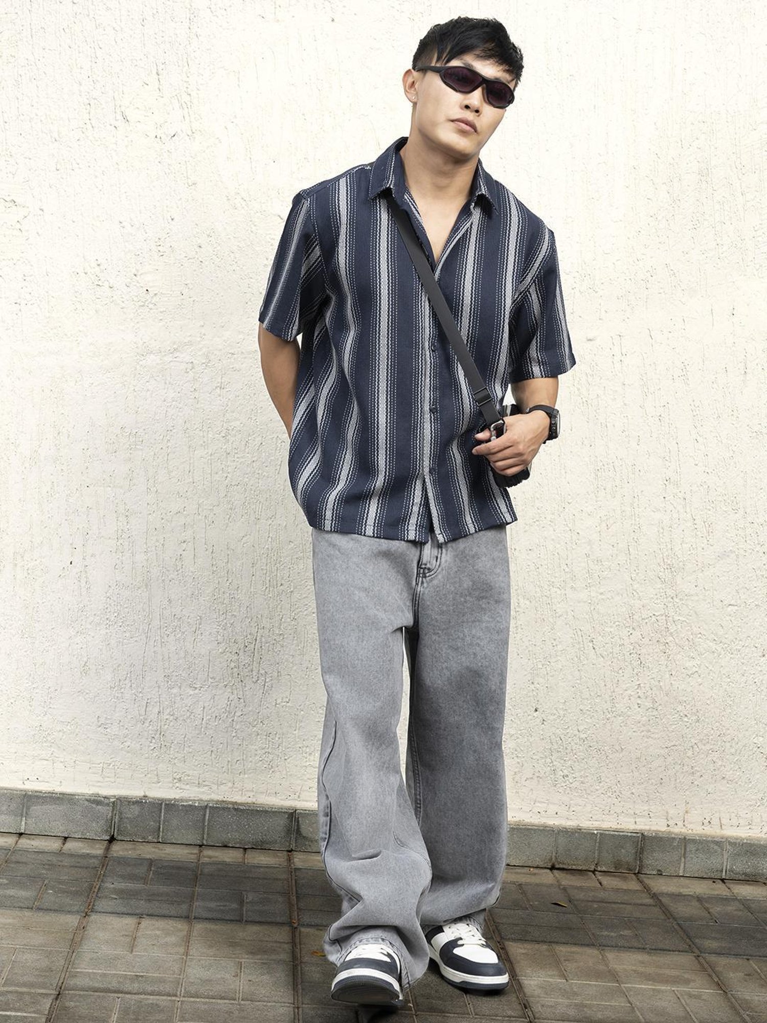 Hubberholme Men Cotton Short Sleeves Oversized Striped Shirt 11