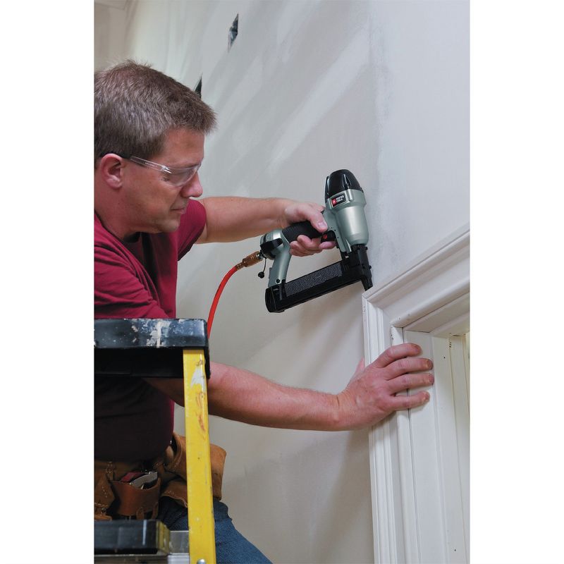 Porter-Cable NS150BR 18 Gauge 1/4 in. Crown 1-1/2 in. Narrow Crown Stapler Kit