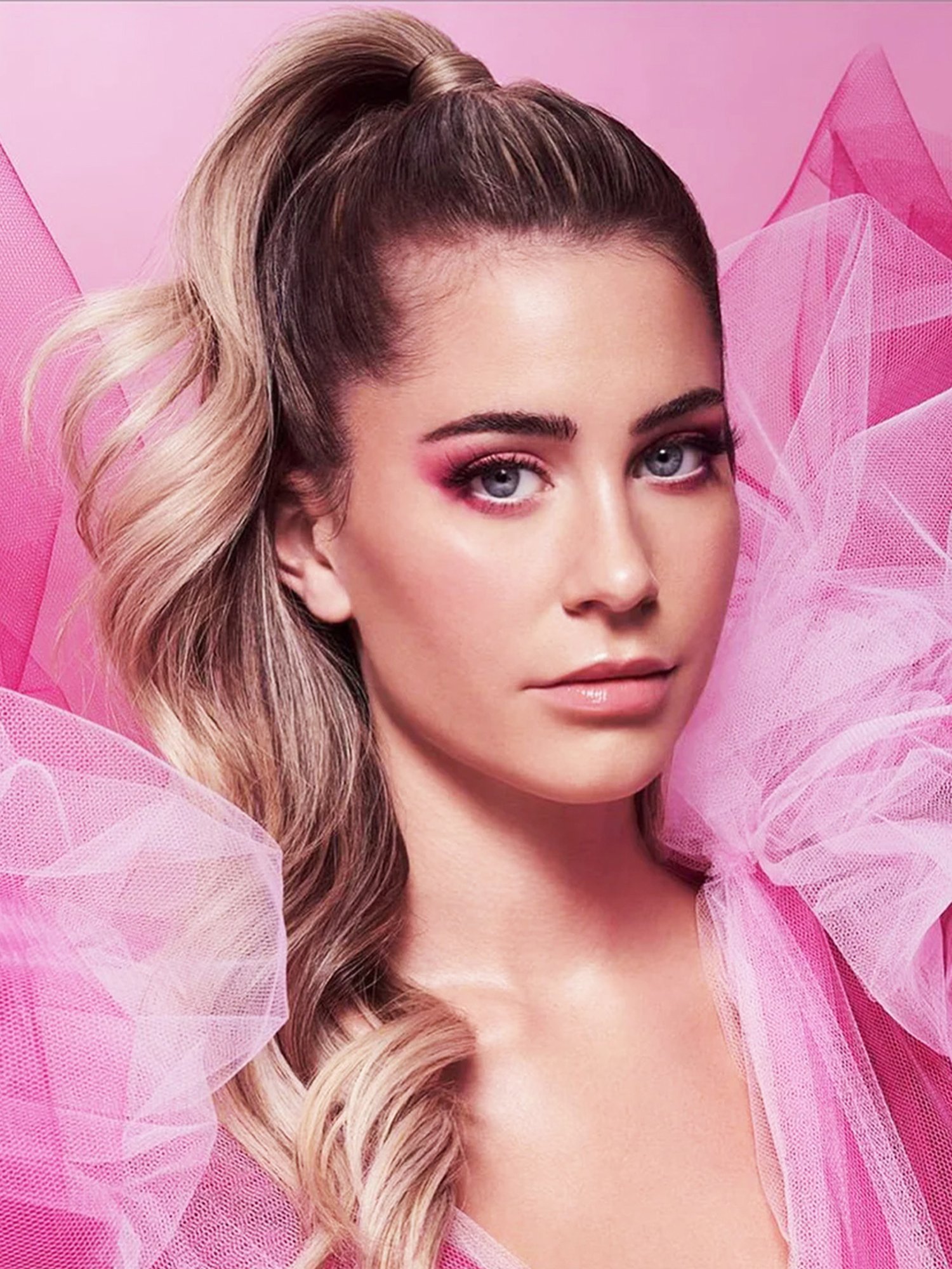 BH Cosmetics Mrs. Bella All Eyes On You Eyeshadow Palette - 8 gm