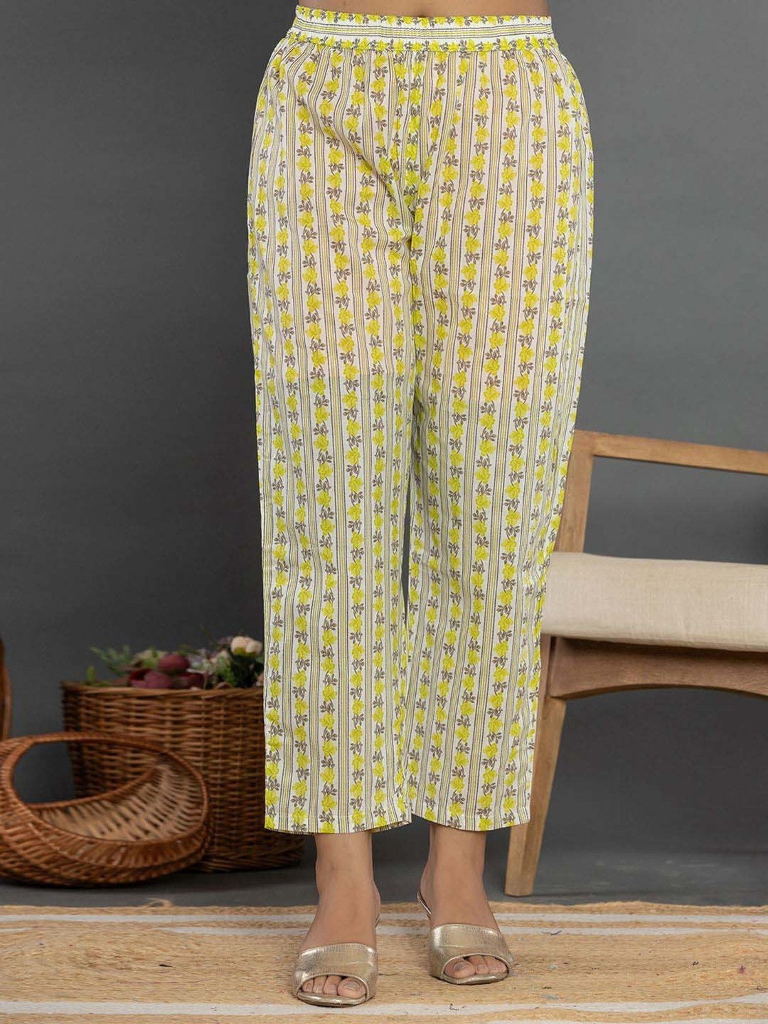 Yufta Green & White Cotton Printed Kurta Pant Set With Dupatta