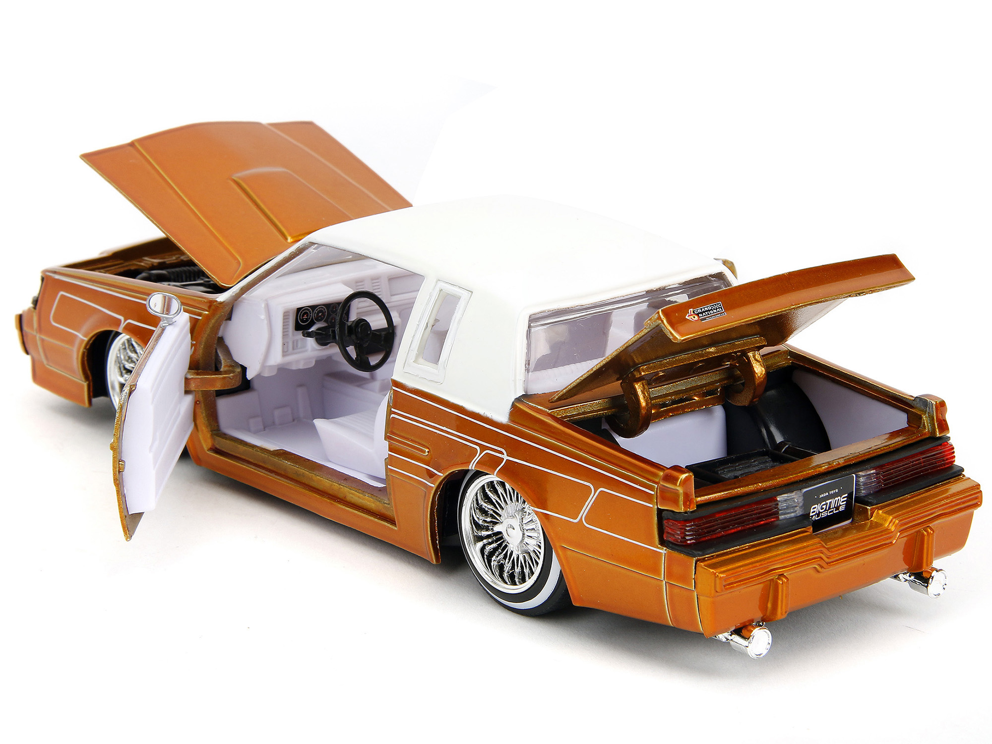 1953 Buick Skylark White 1/32 Diecast Model Car by Signature Models