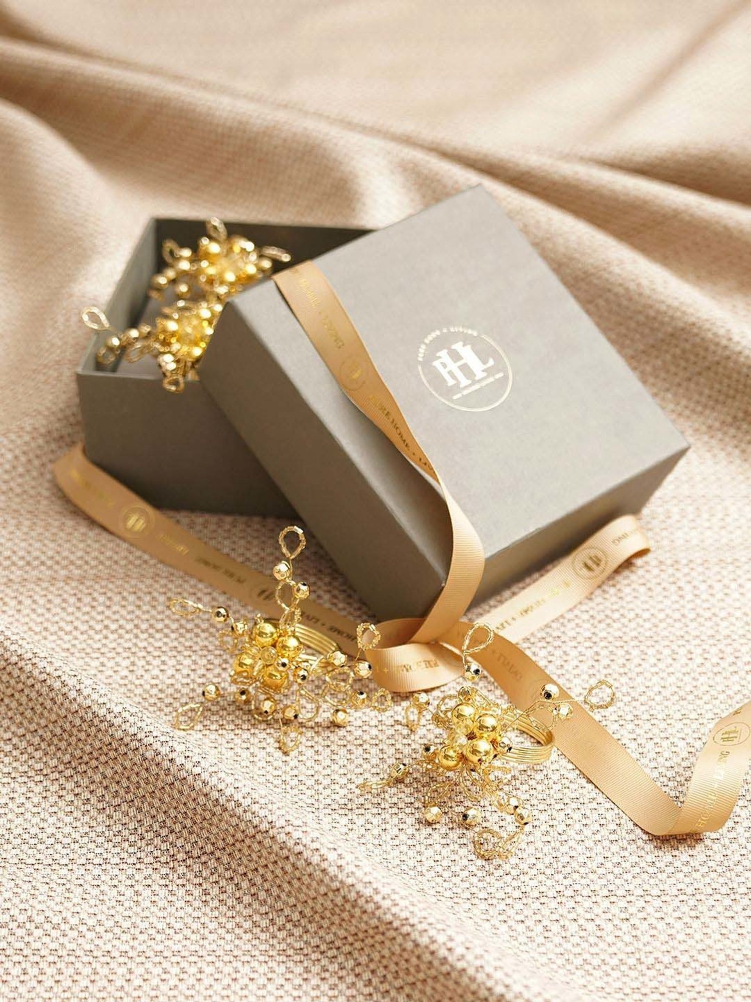 ExclusiveLane The Dancing Peacock Brown Sheesham Wood Napkin Holder - Set of 1