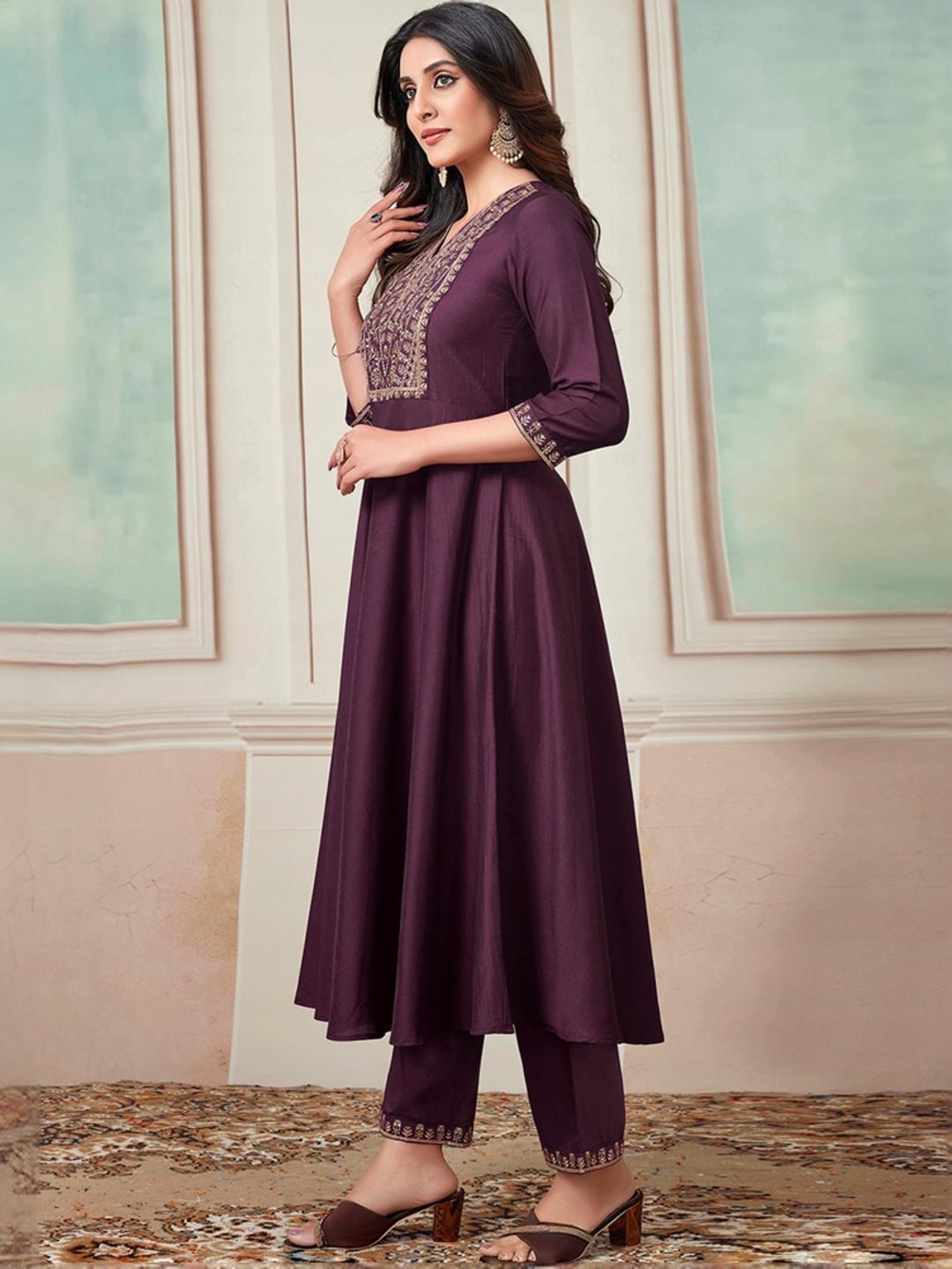 Skylee Purple Embroidered Kurta Pant Set With Dupatta