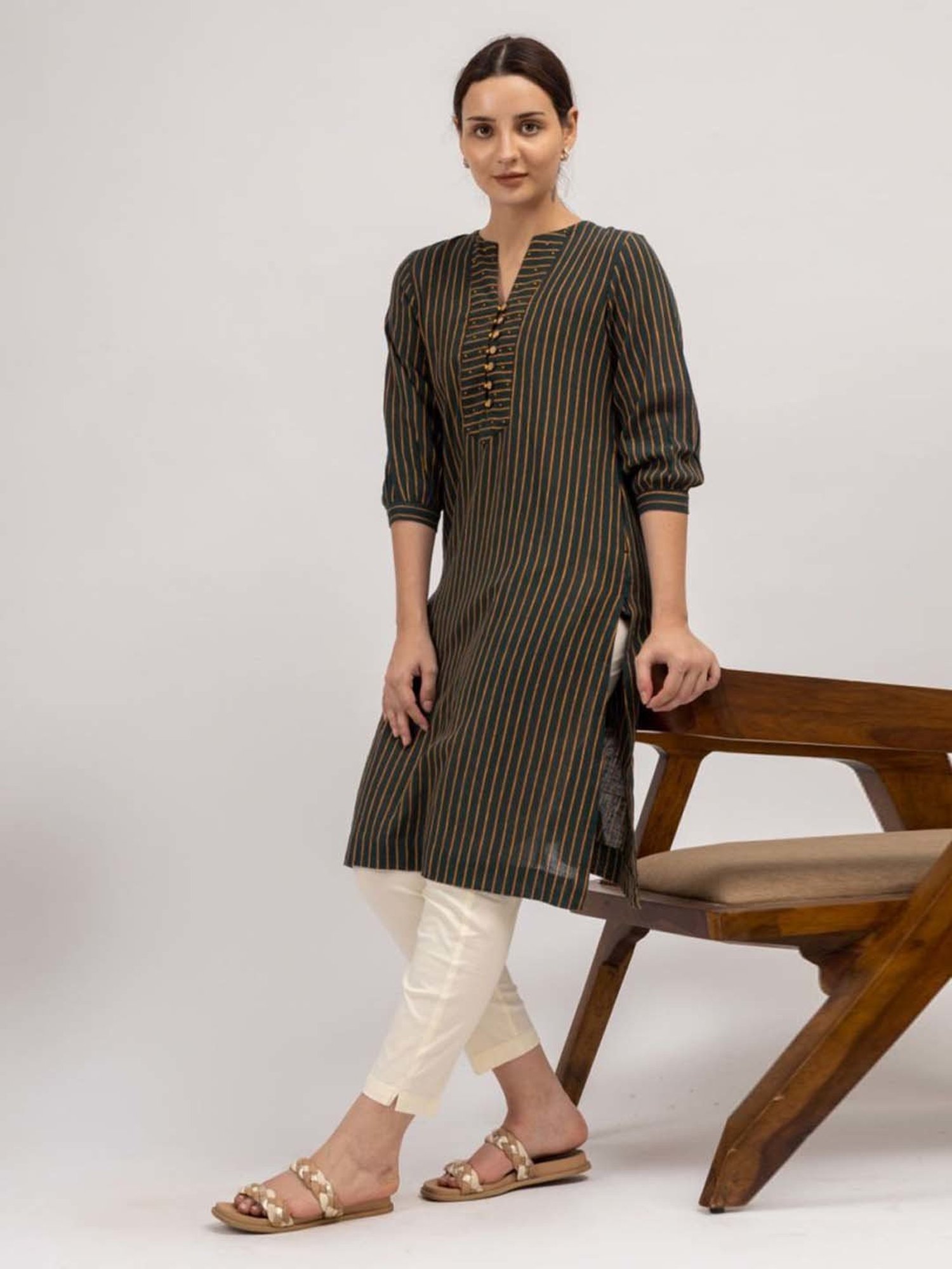 Mushio Dark Green Serena Hand Woven Kala Cotton Short Kurta With Wooden Button Detail