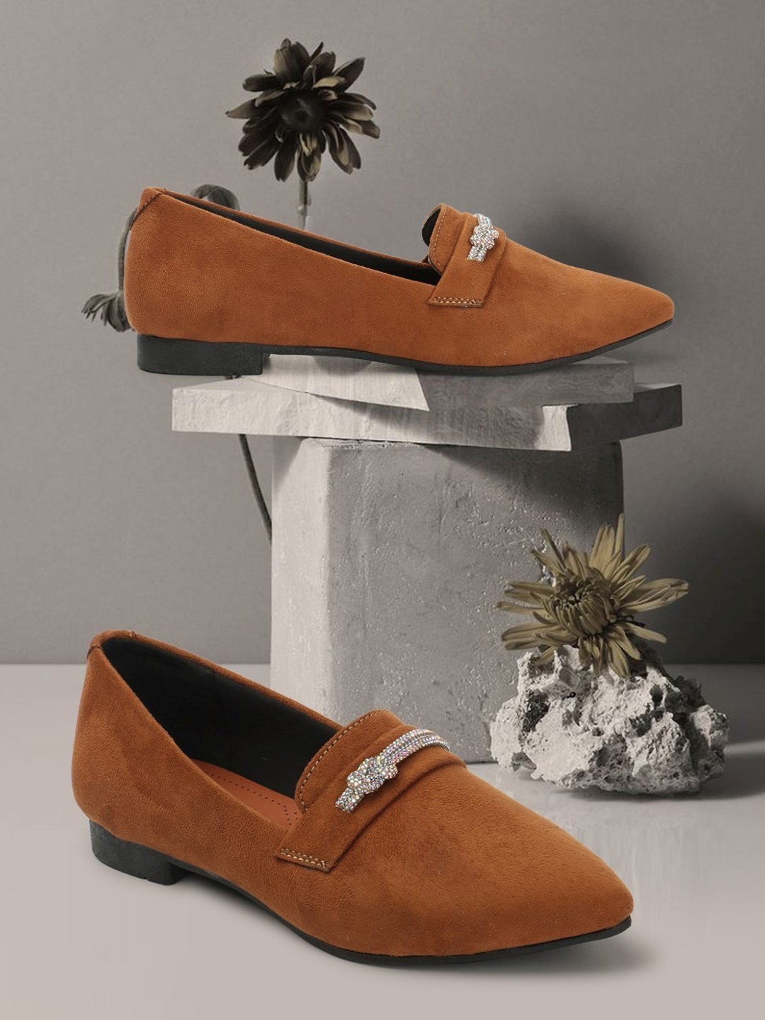 Elle Women's Tan Flat Ballets