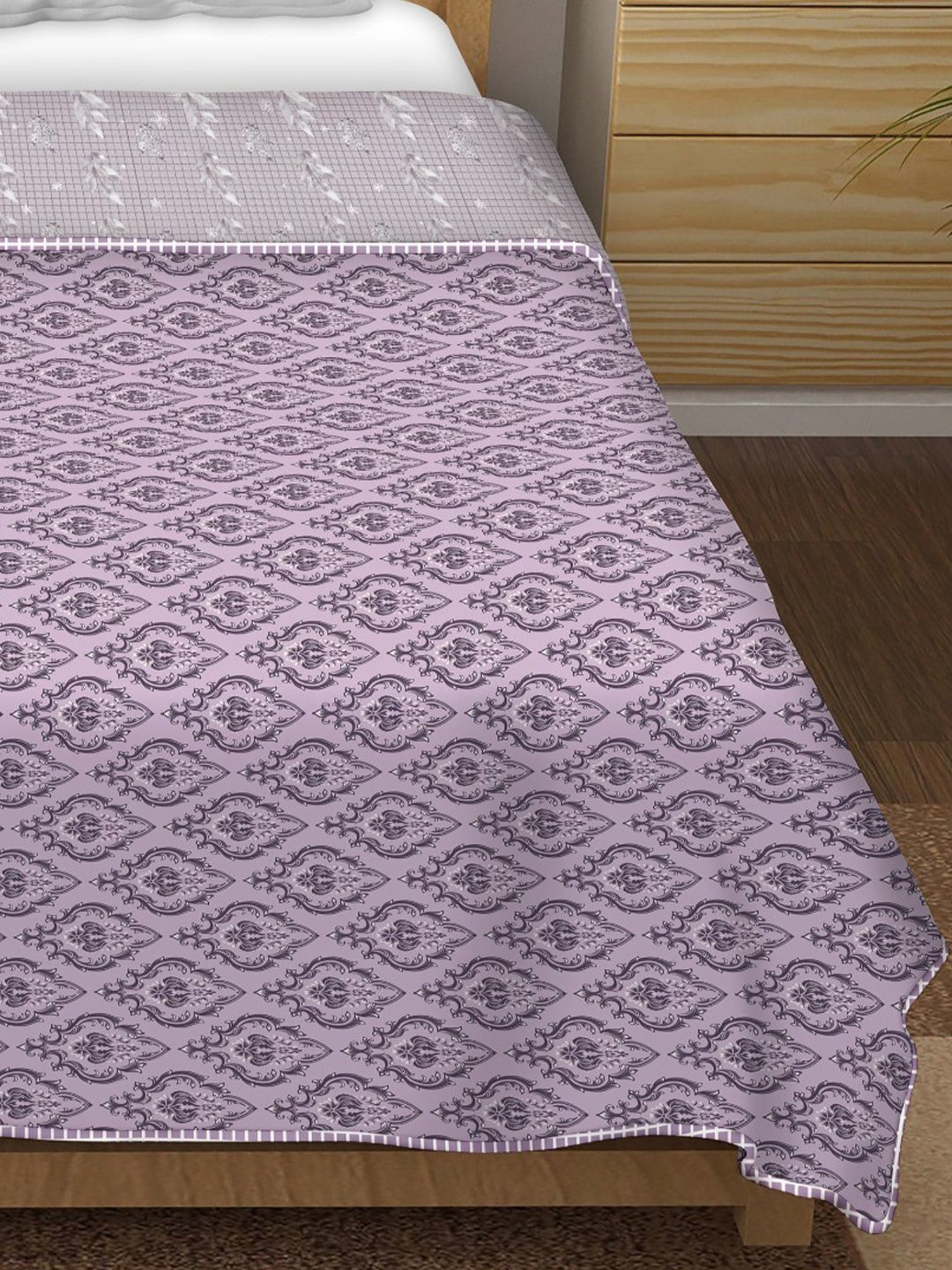 BELLA CASA Finland Printed Grey & Purple 180 TC Cotton King Reversible AC Dohar