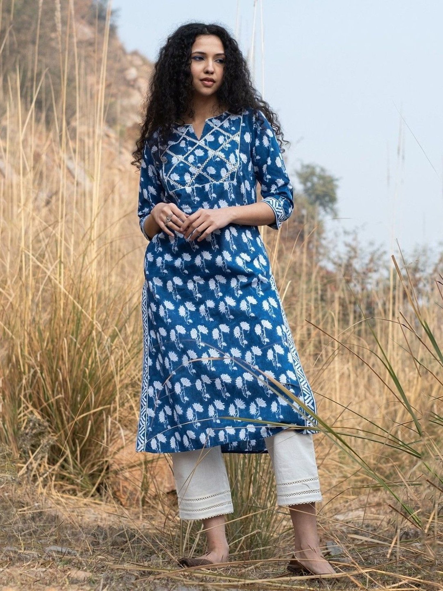 Akiso Neela Indigo Block Printed Kurta With Lace Detail On Yoke, Sides And Sleeves
