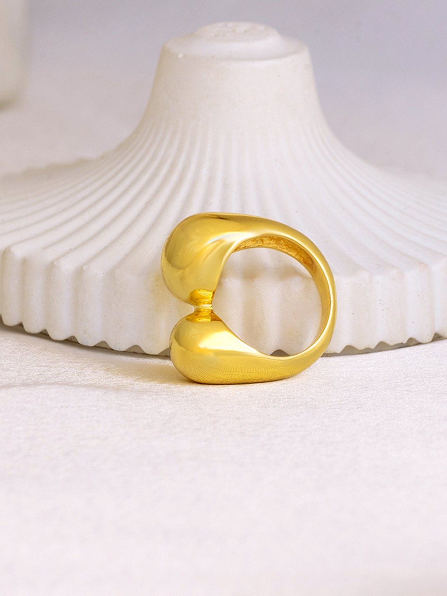 Perfectly Average Dual Pebble Ring