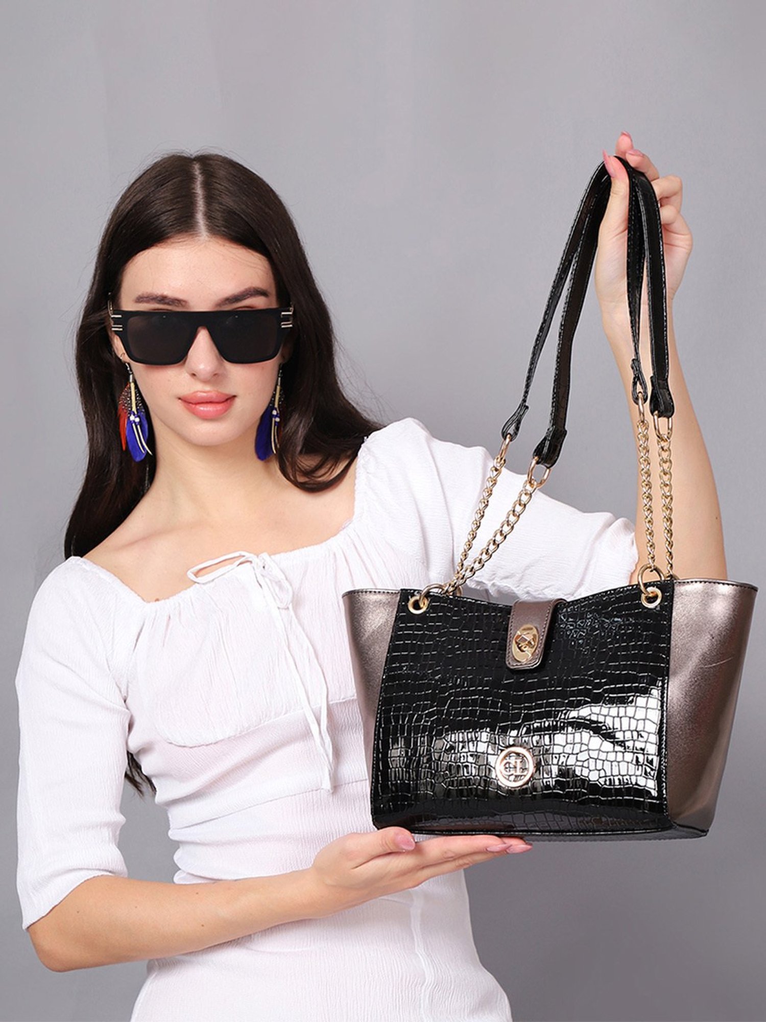 Carlton London Black Textured Medium Shoulder Handbag